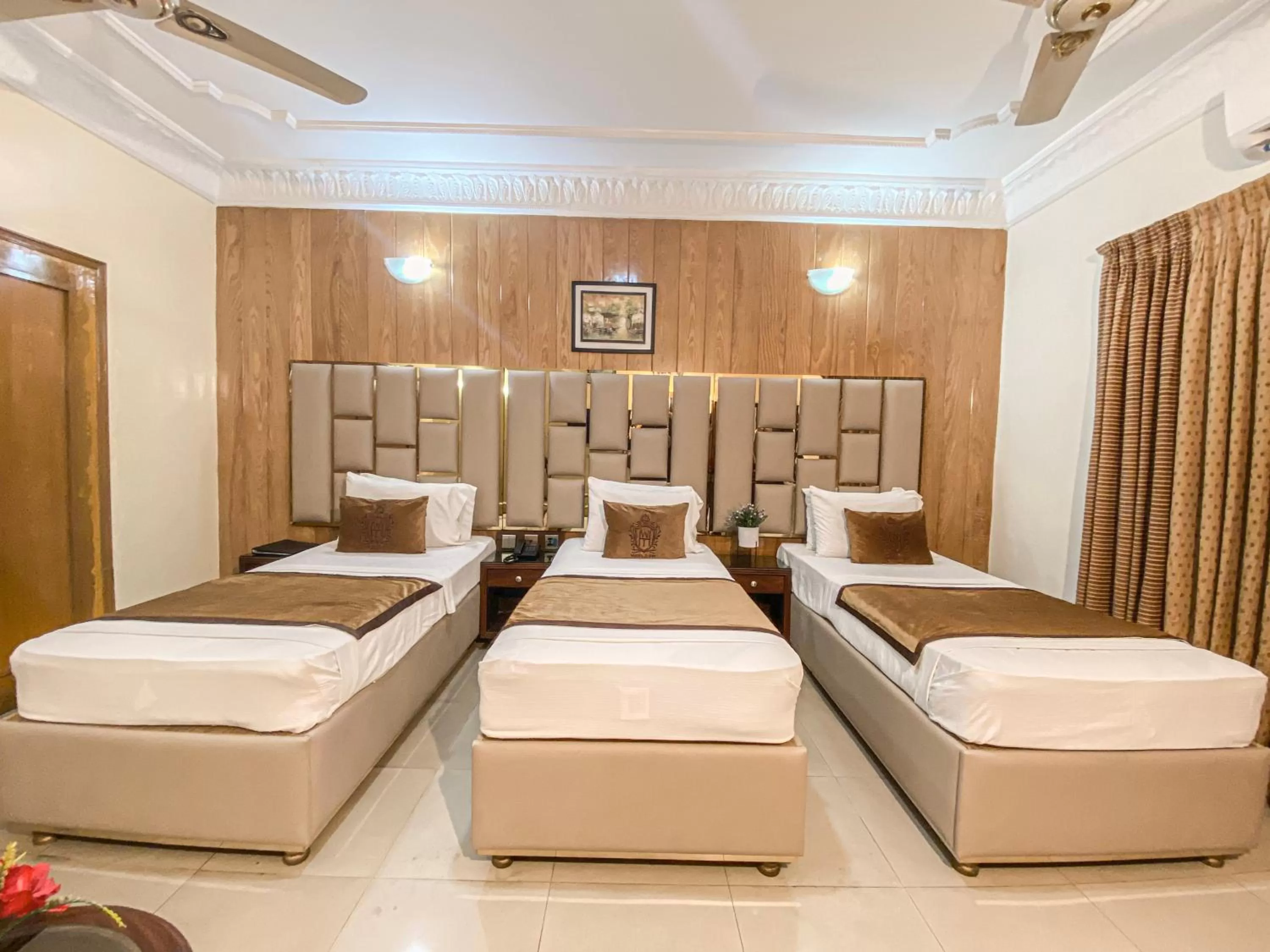 Bed in World Inn Karachi