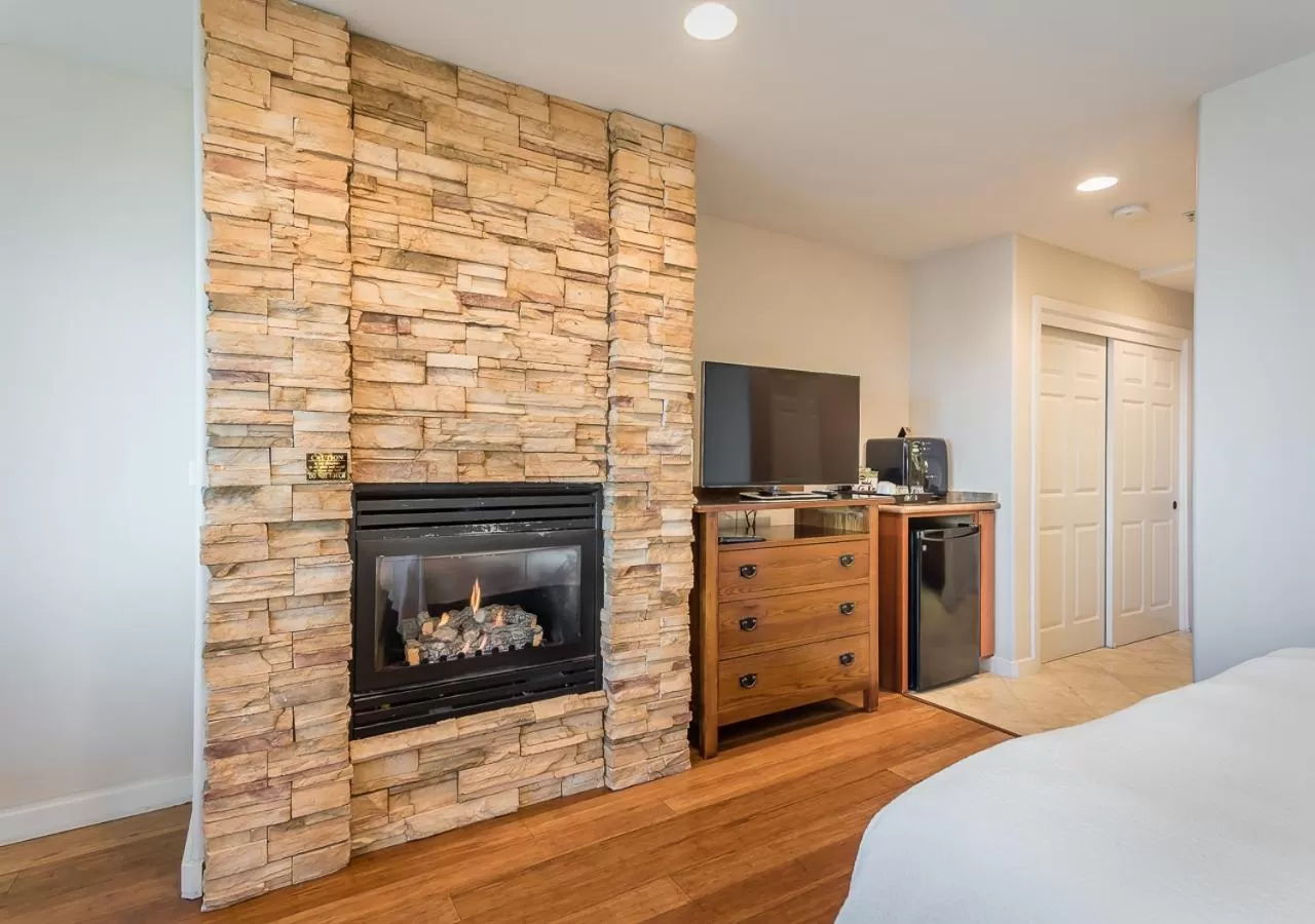 Coffee/tea facilities, TV/Entertainment Center in Moonstone Landing