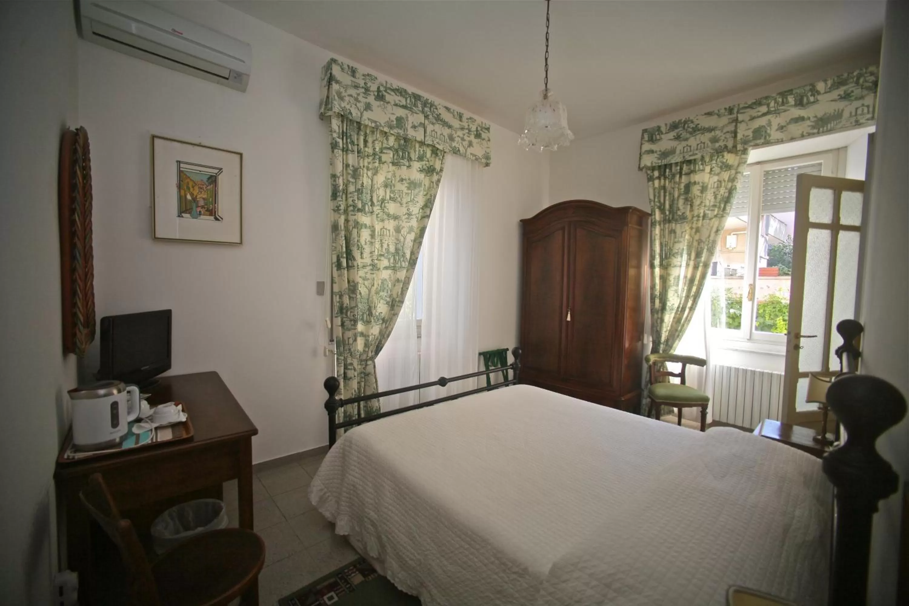 Day, Bed in Villa L'Aurora