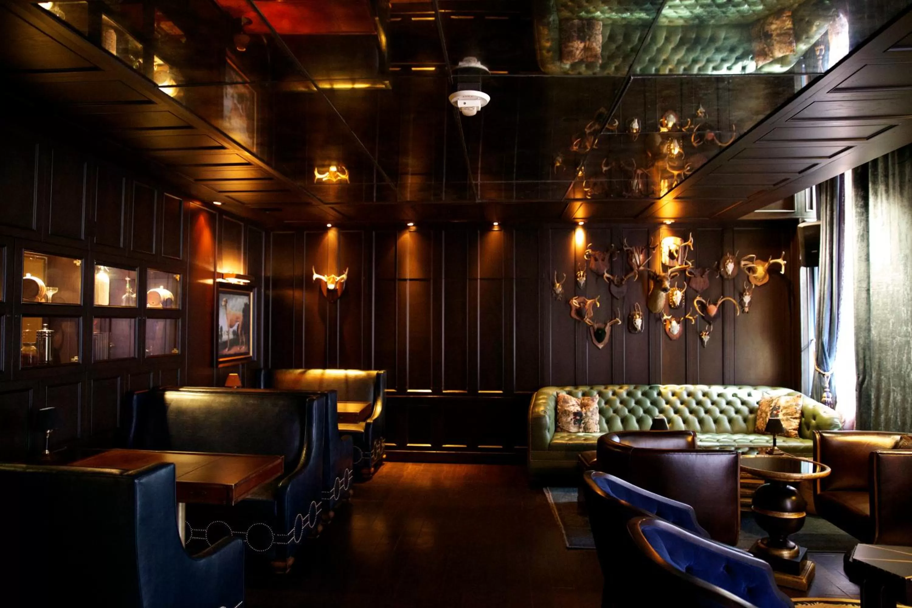 Lounge or bar in The Hollywood Roosevelt