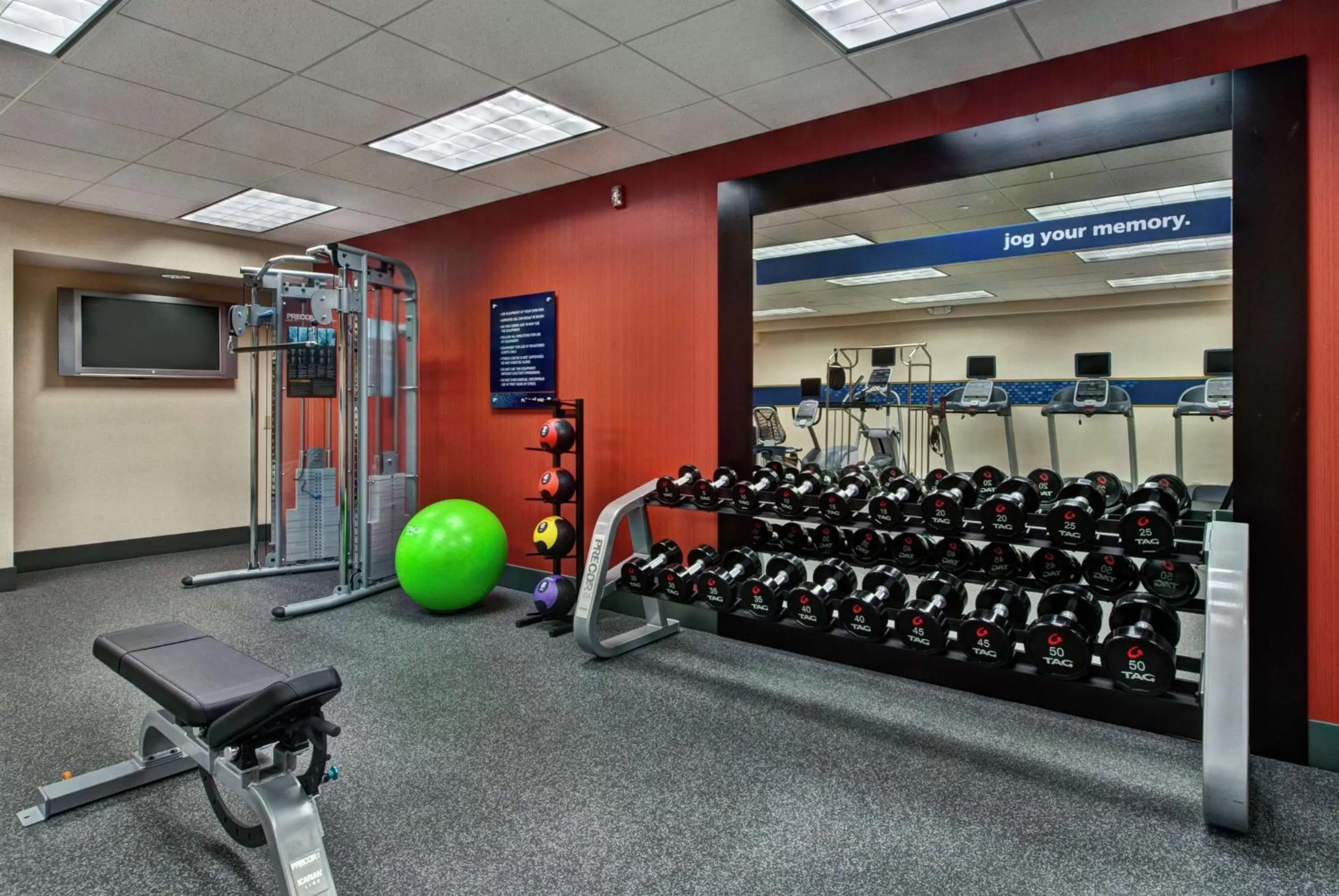Fitness centre/facilities in Hampton Inn West Des Moines Lake Drive