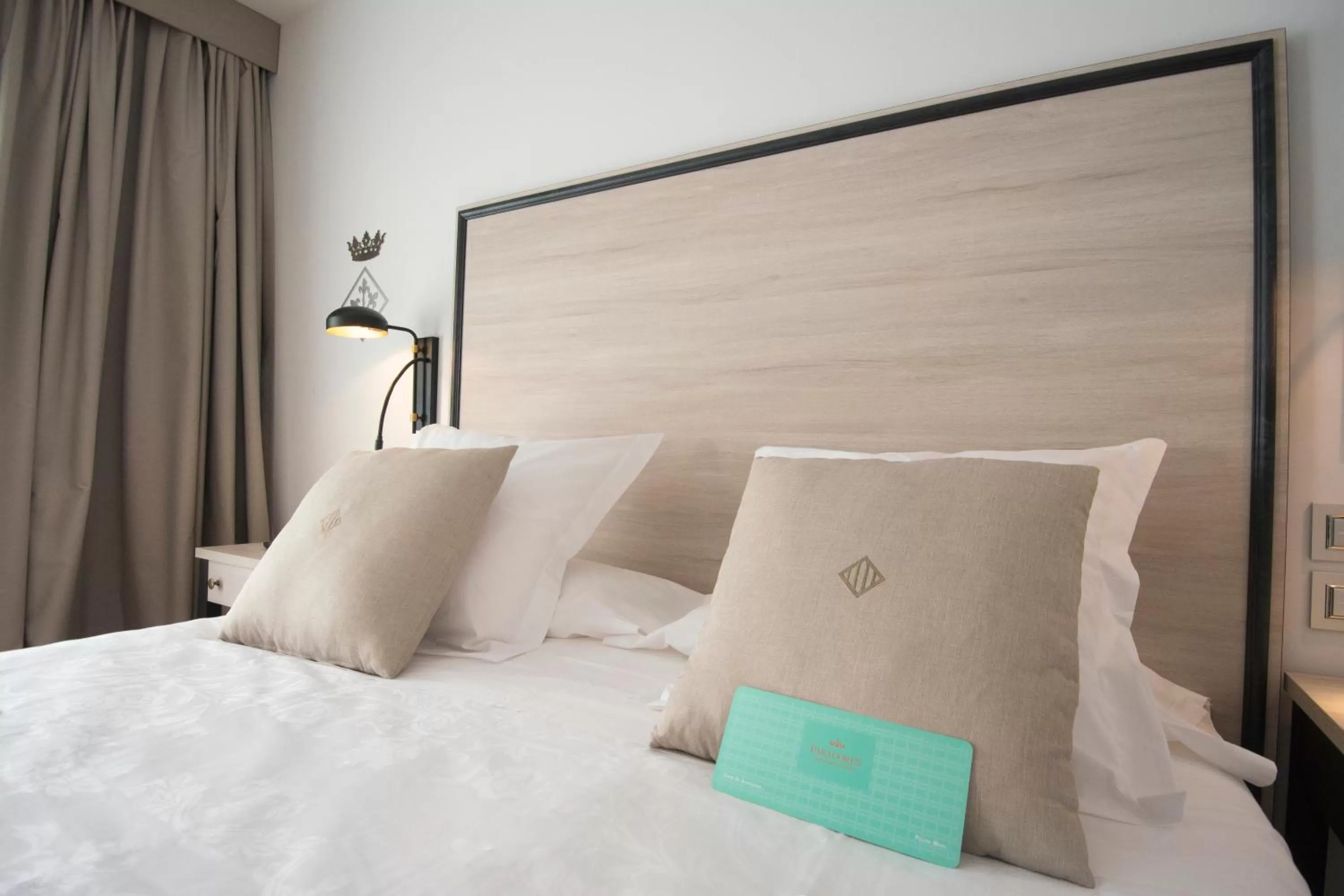 Bedroom, Bed in Parador de Lleida