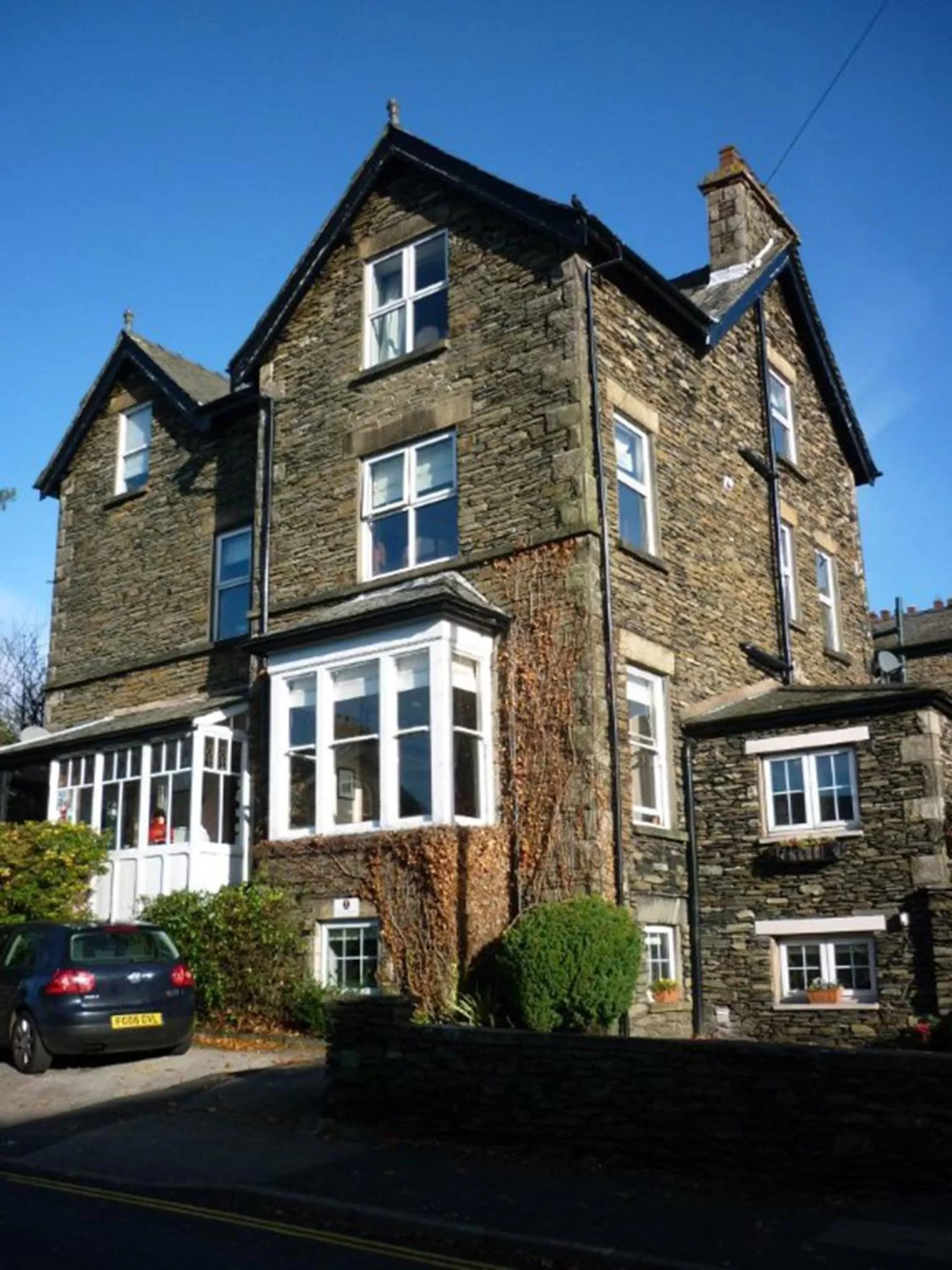 Property building in 1 Park Road