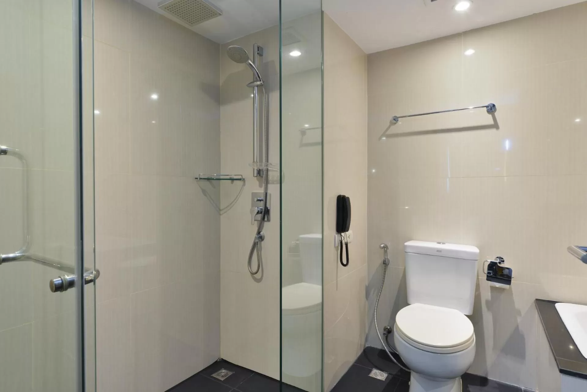 Bathroom in Hotel Royal Bangkok