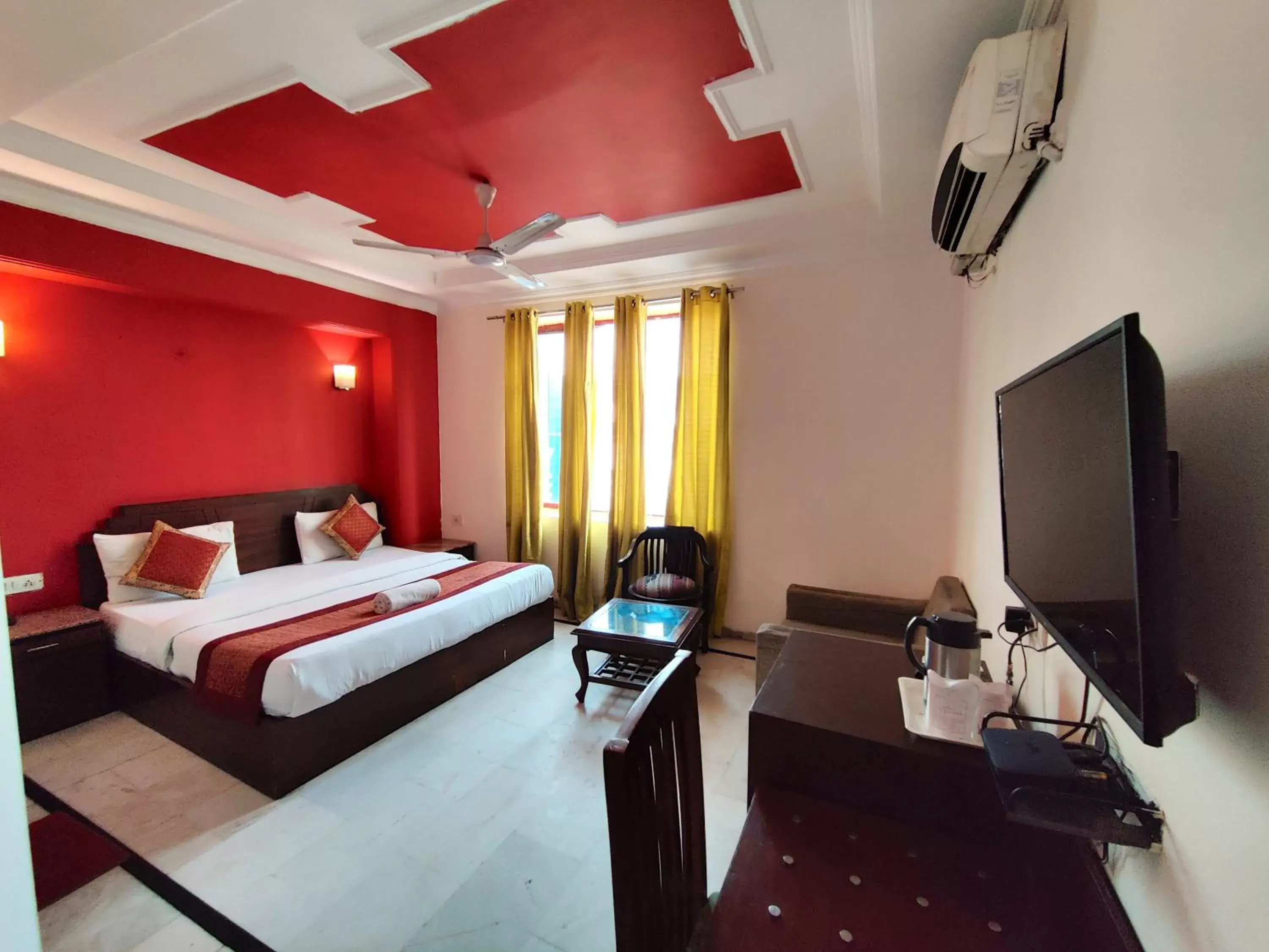 Deluxe Double or Twin Room - single occupancy in Hotel Unistar Deluxe Double or Twin Room - single occupancy in Hotel Unistar