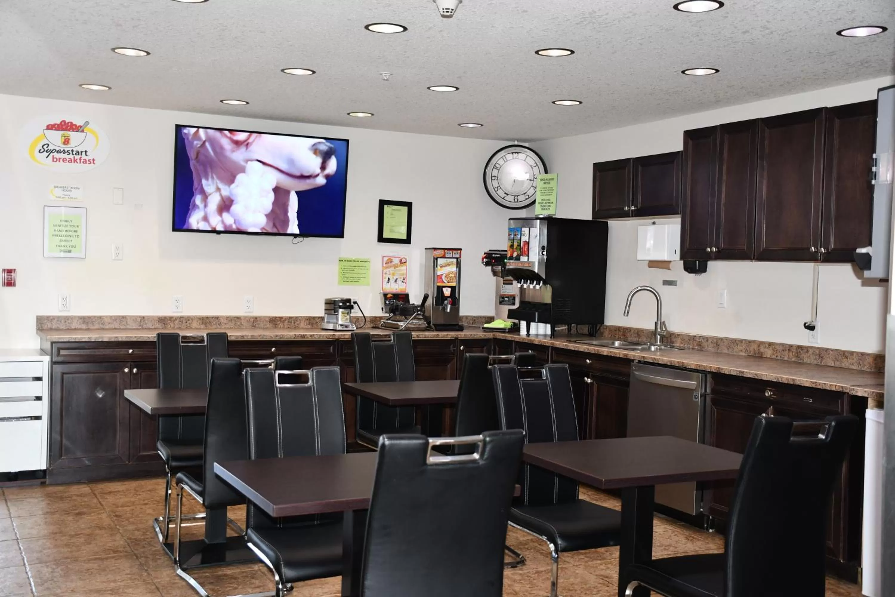 Restaurant/places to eat in Super 8 by Wyndham Fort McMurray