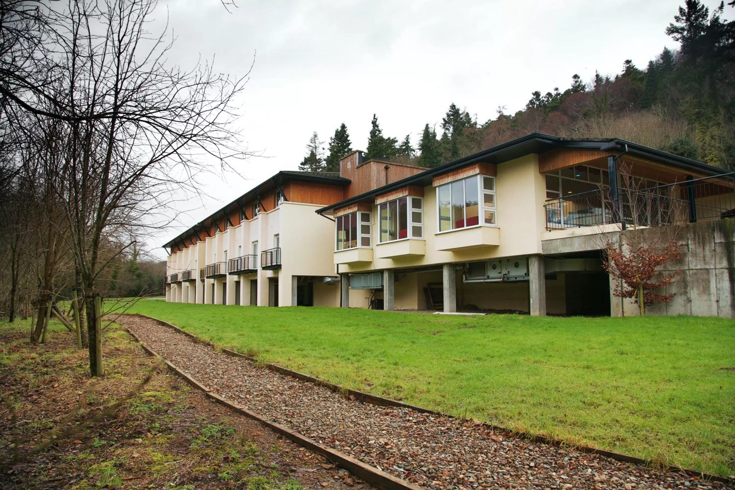 Facade/entrance in Woodenbridge Hotel