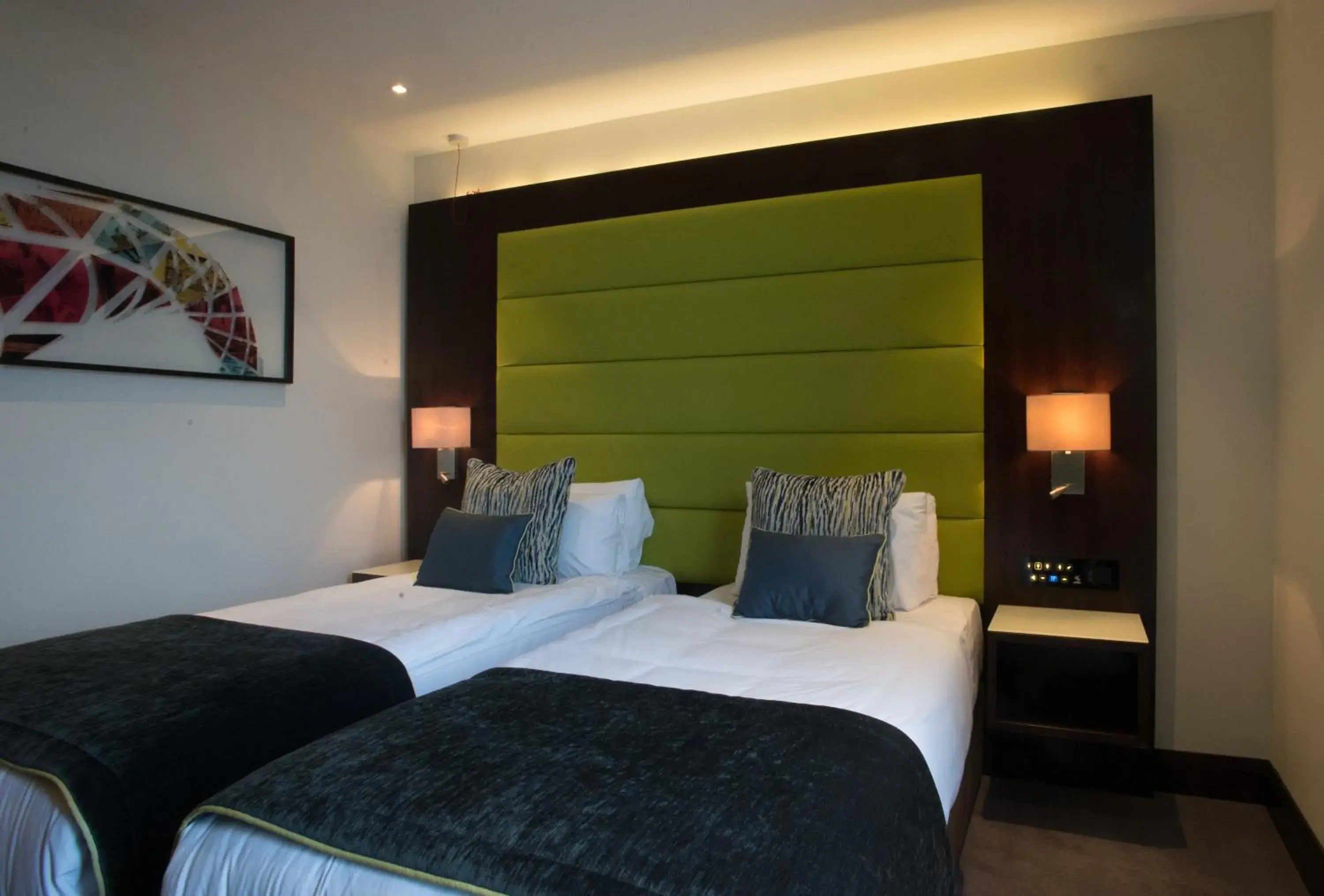 Deluxe Double or Twin Room in St George's Hotel - Wembley Deluxe Double or Twin Room in St George's Hotel - Wembley
