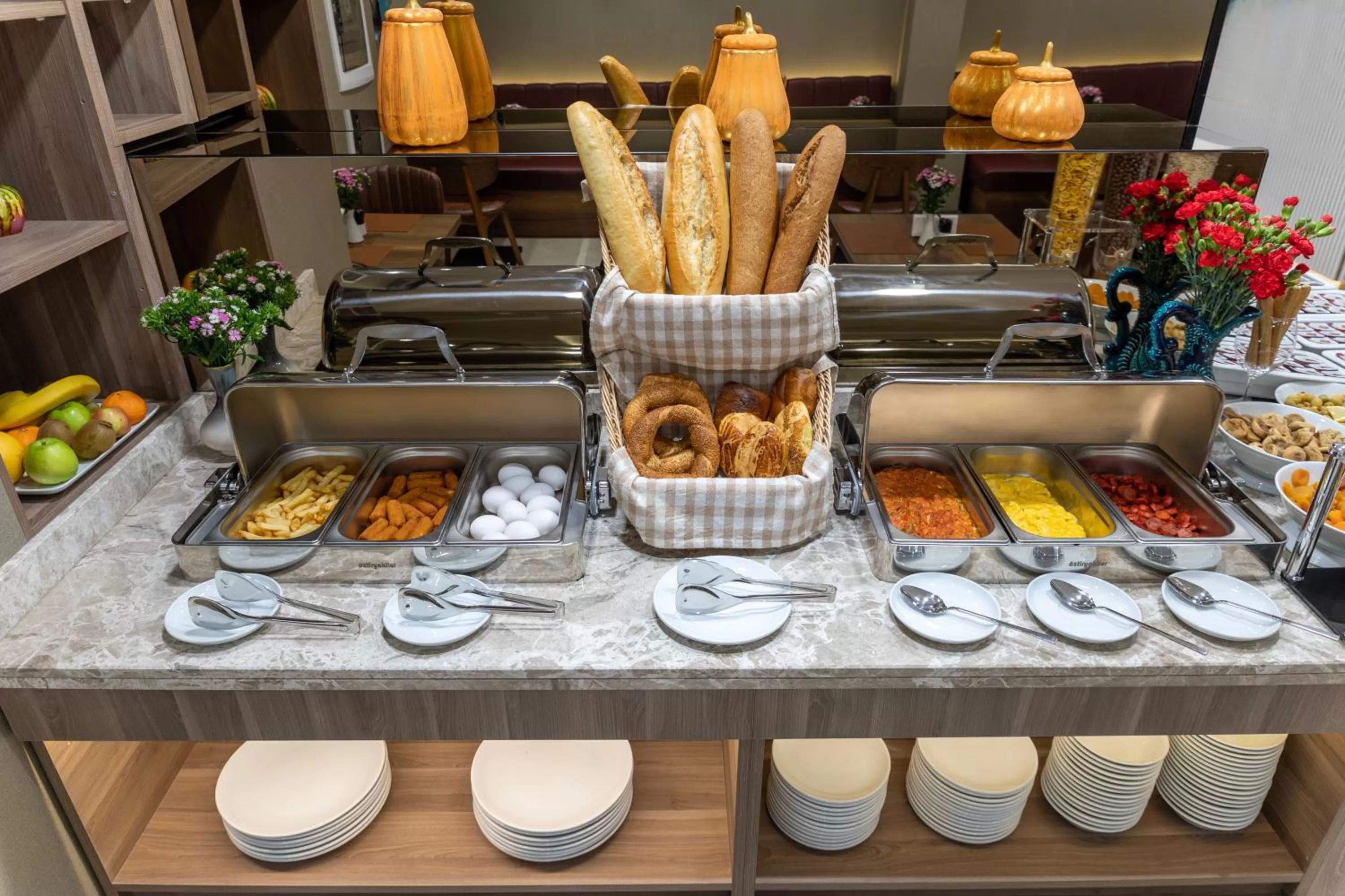 Food and drinks in The Omiya Hotel