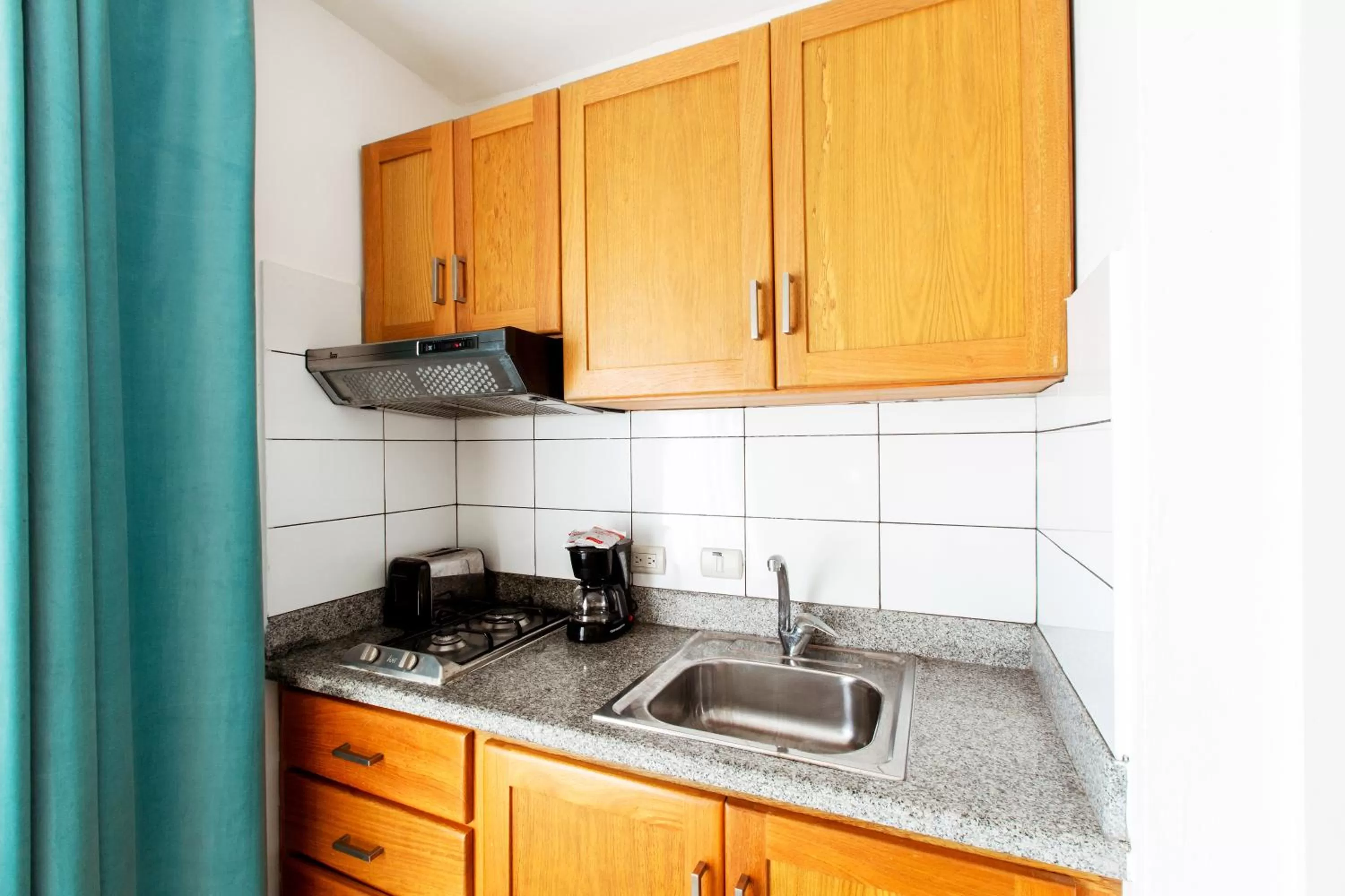 Kitchen or kitchenette, Kitchen/Kitchenette in FIESTA SOL CARIBE playa LOS CORALES