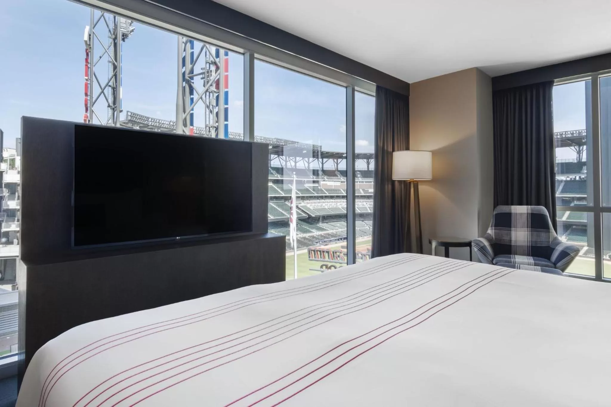 Photo of the whole room, Bed in Omni Hotel at the Battery Atlanta