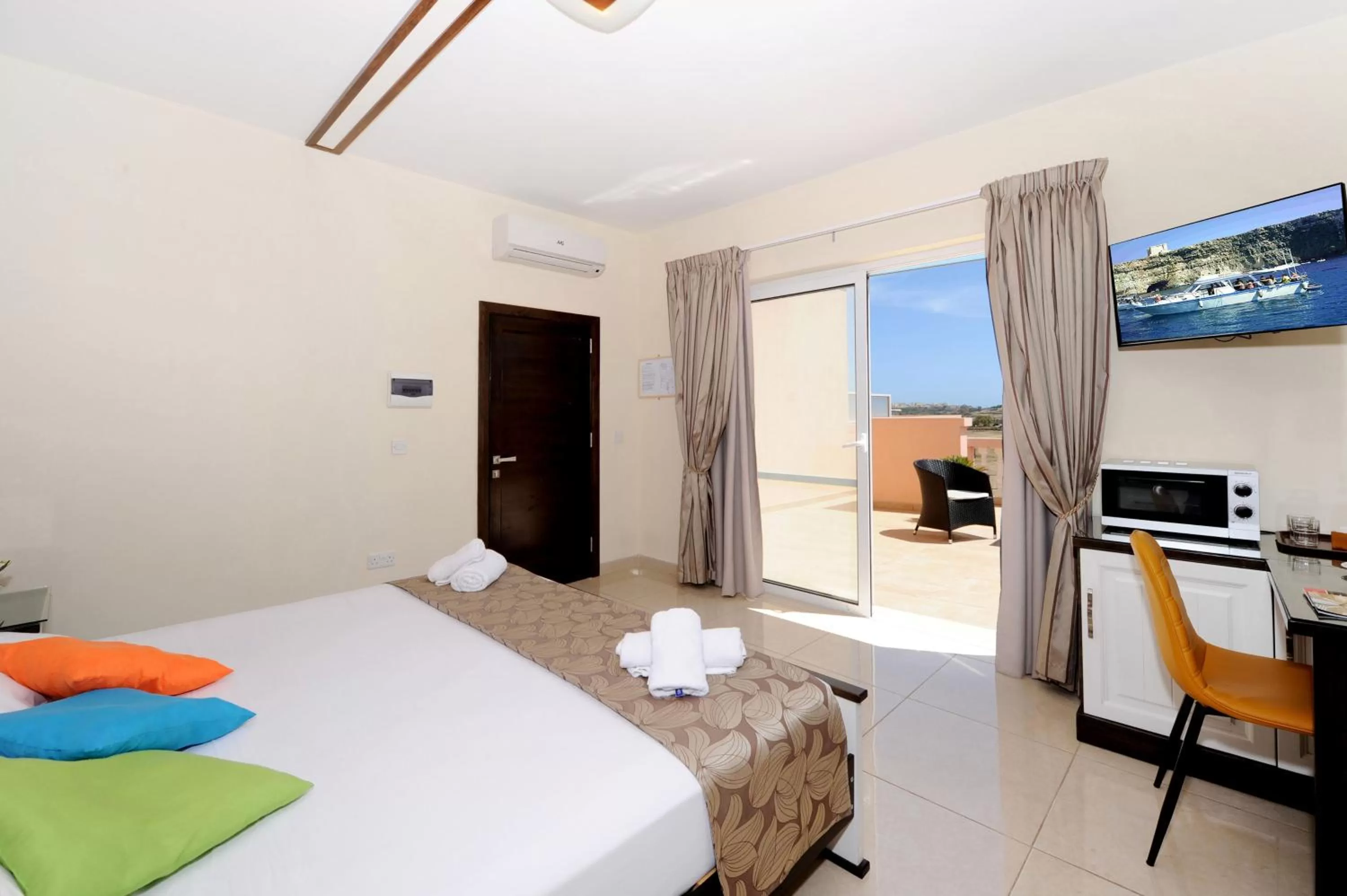 Photo of the whole room, Bed in Mariblu Hotel