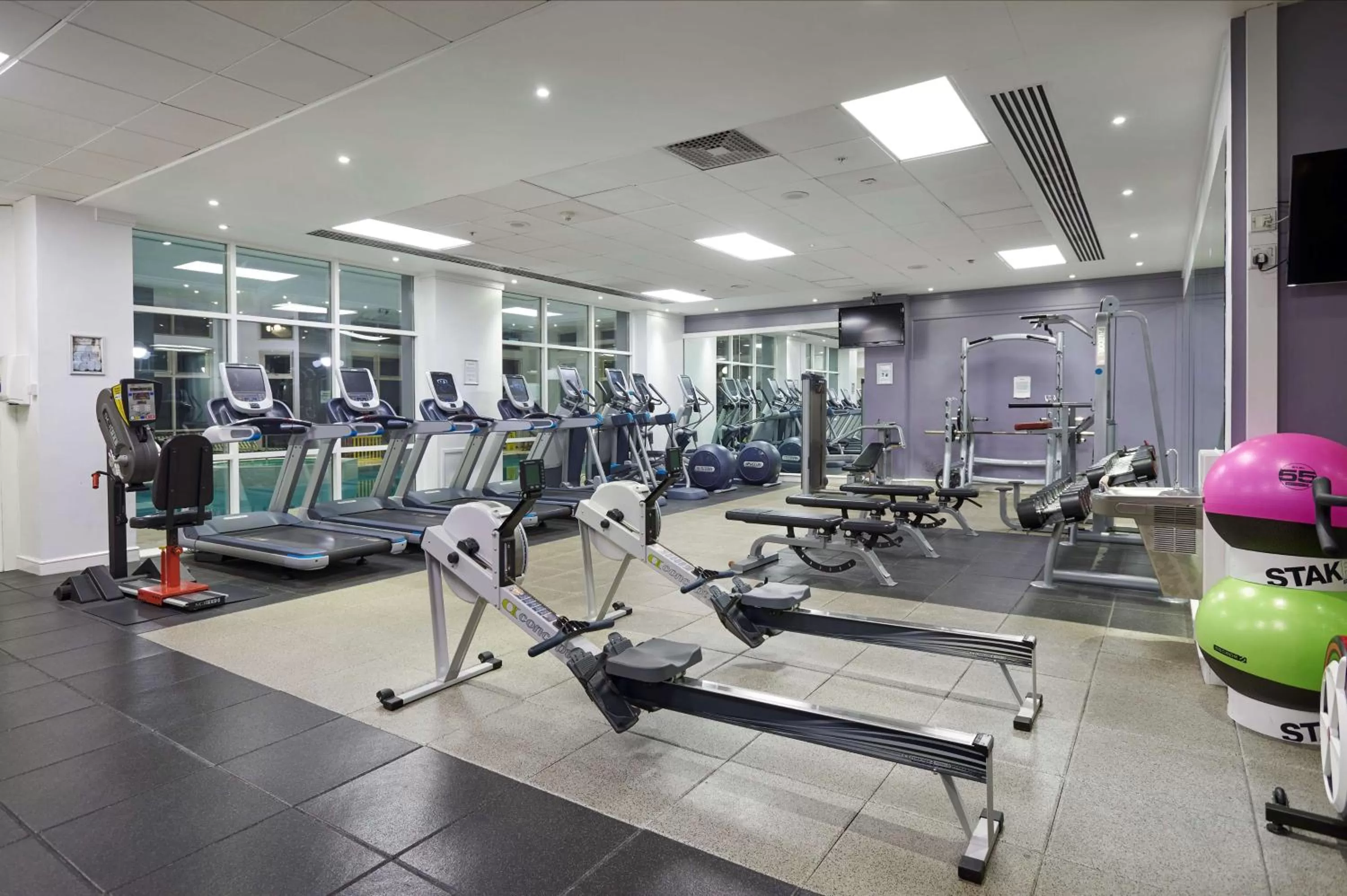 Fitness centre/facilities in DoubleTree by Hilton Dartford Bridge