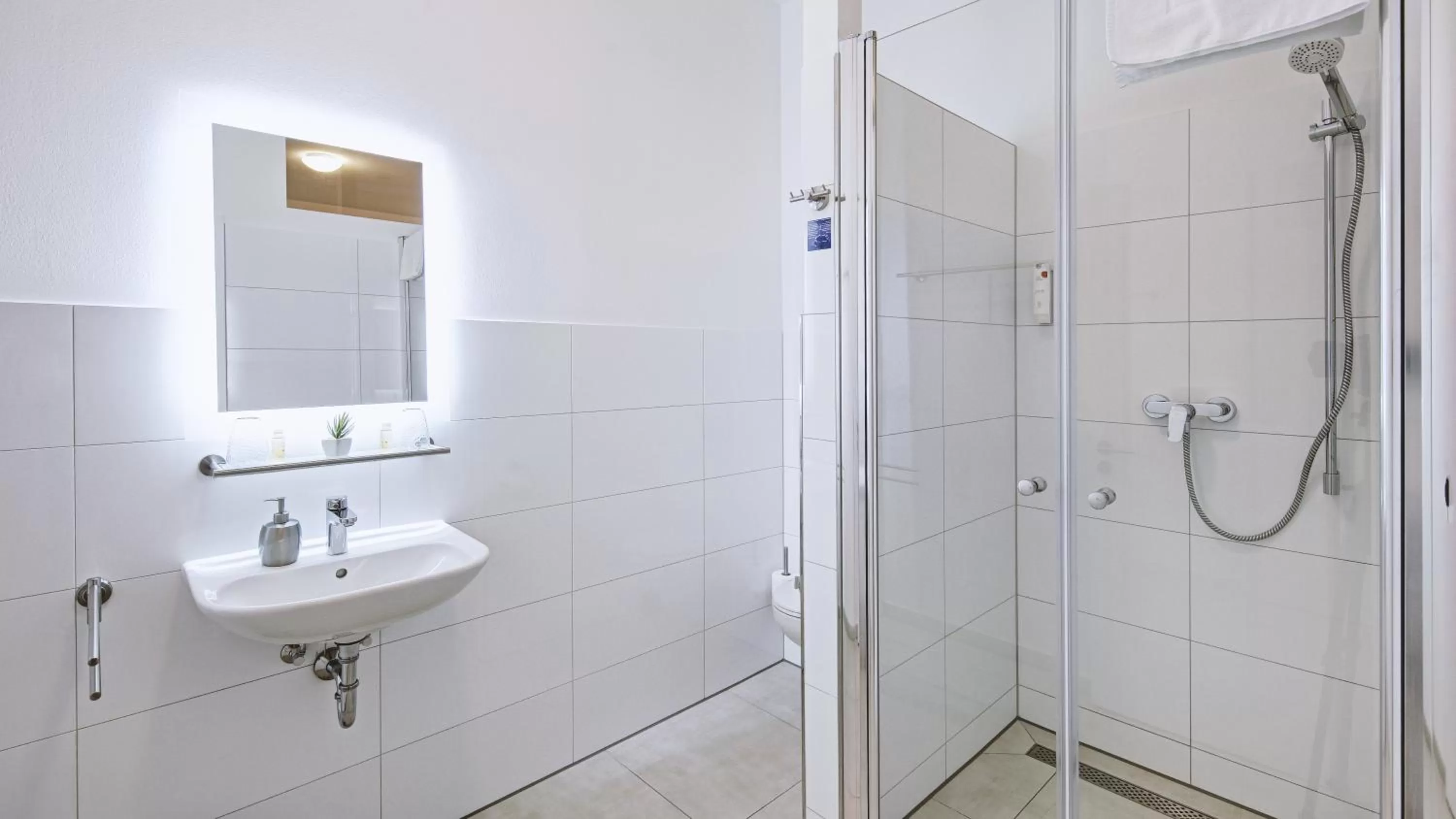 Shower in Boutique-Hotel Kronenstuben