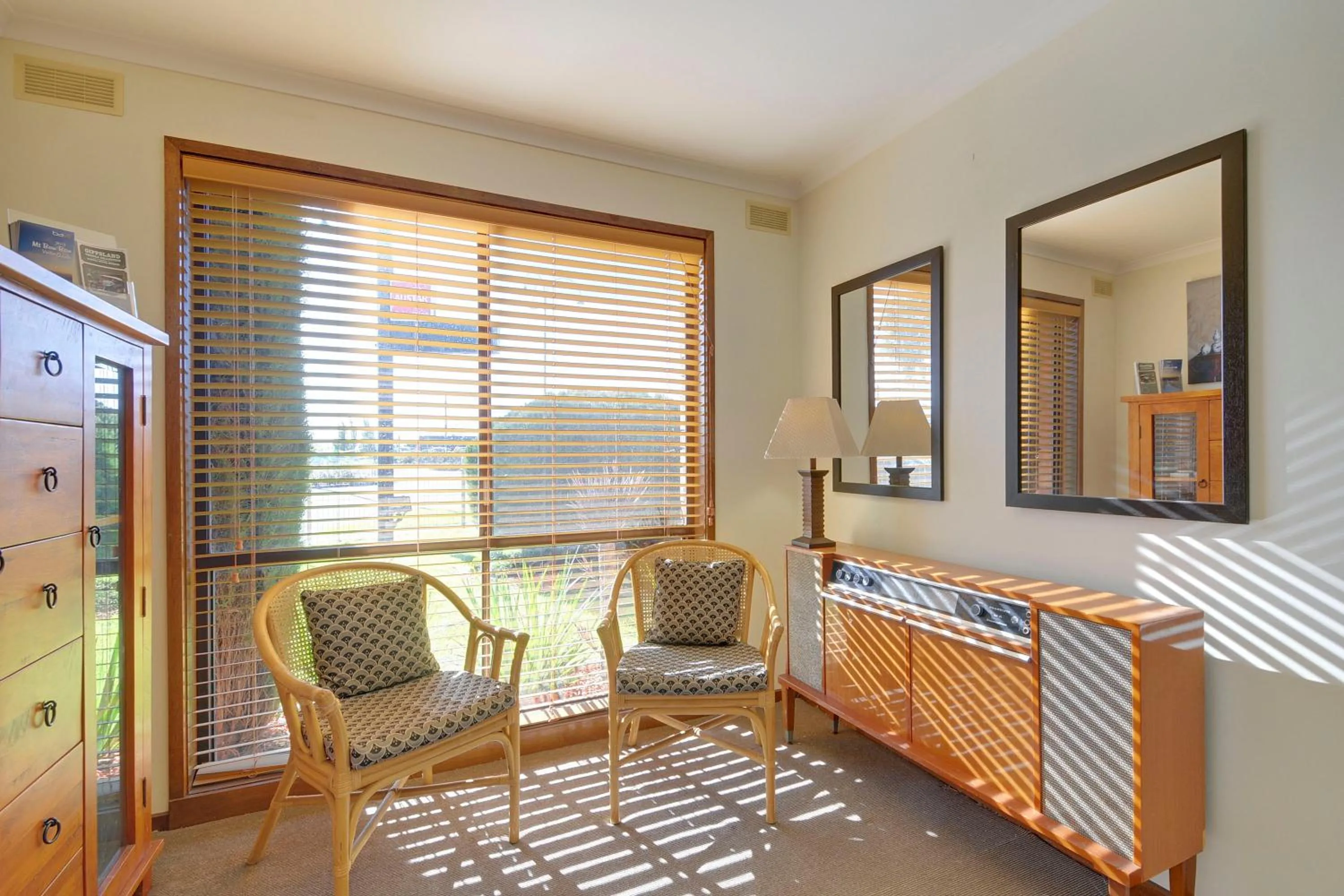 Seating area in Tree Rose Motel Morwell