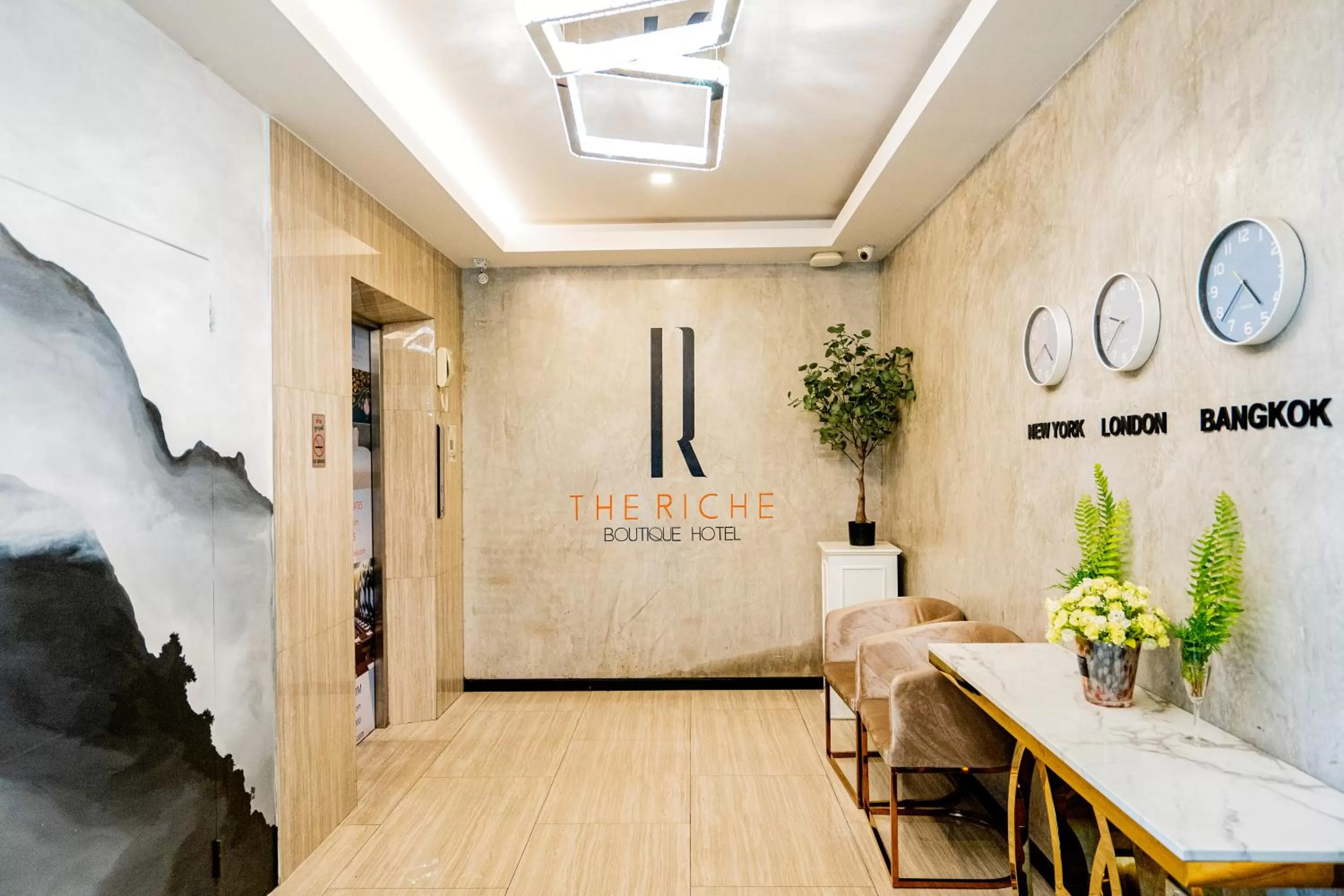 elevator in The Riche Boutique SHA Plus