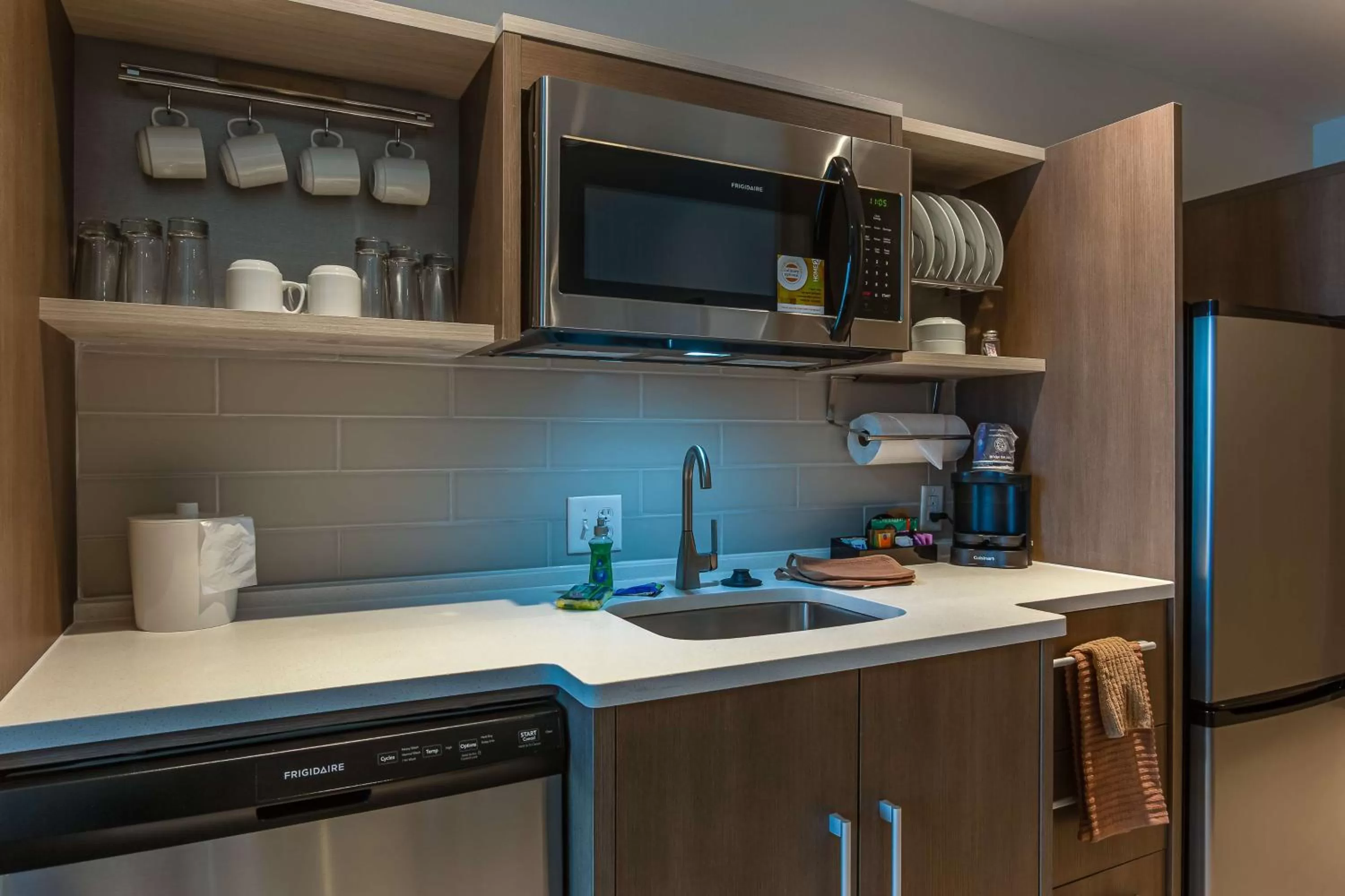 Kitchen or kitchenette in Home2 Suites By Hilton Nashville Bellevue