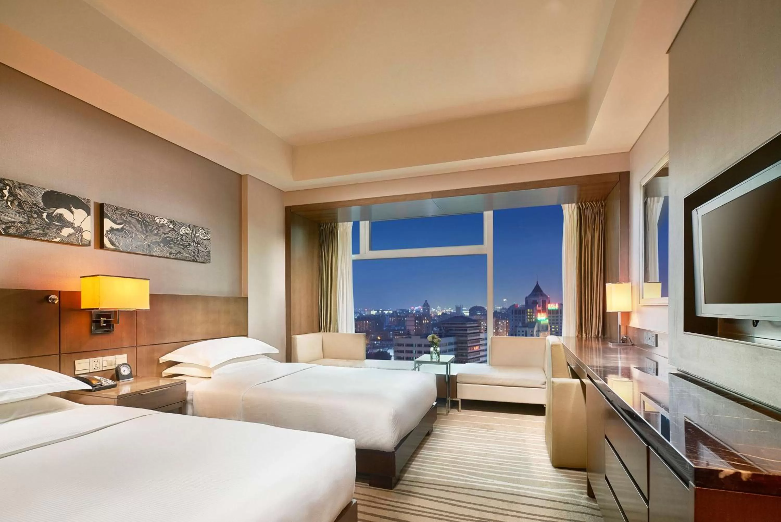 Bedroom, Bed in DoubleTree by Hilton Beijing