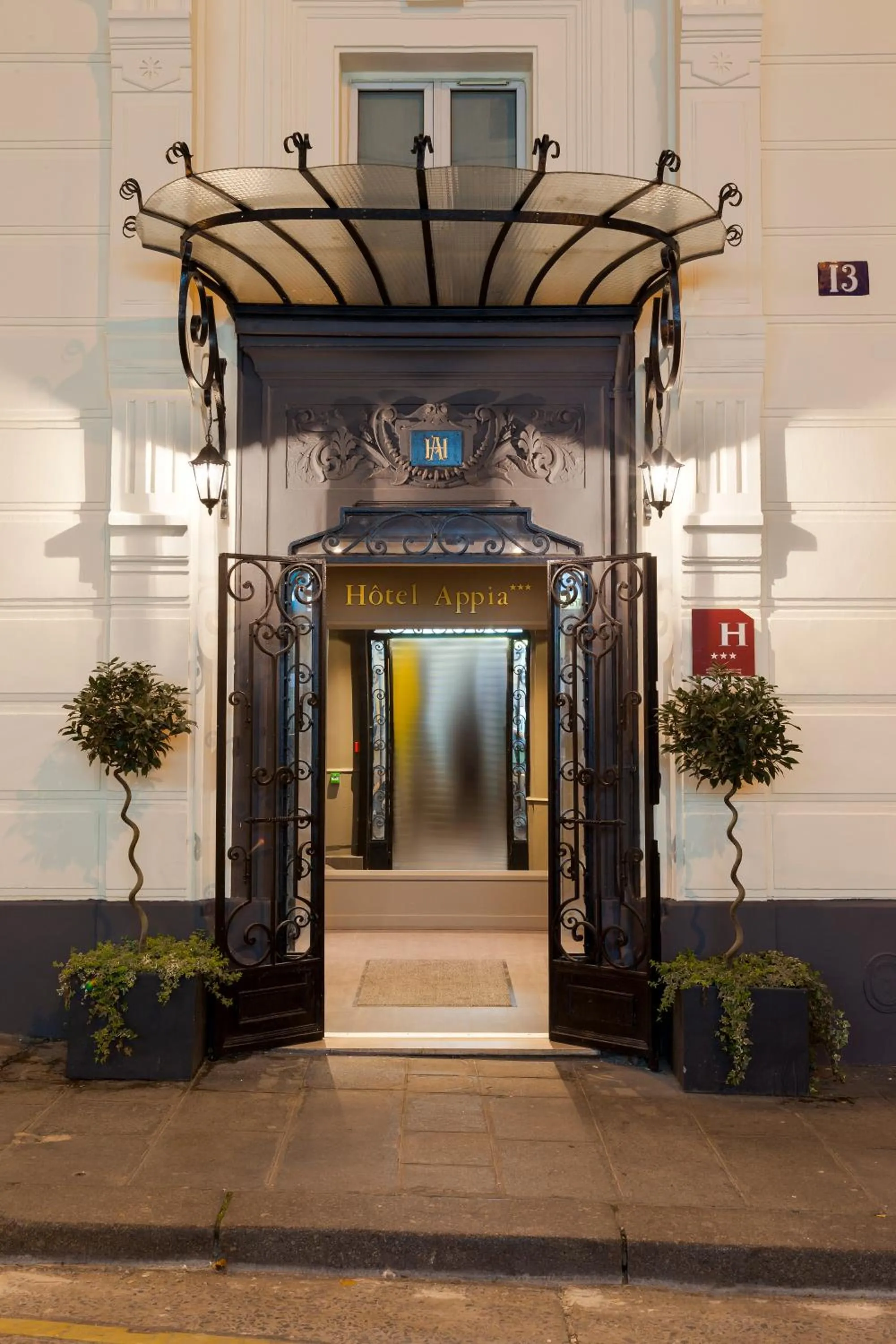 Facade/entrance in Appia La Fayette