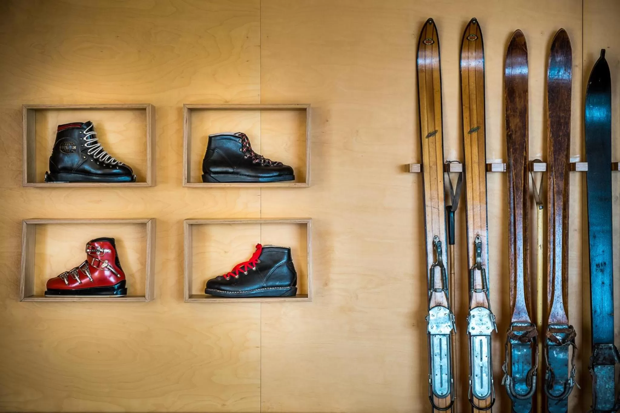 Decorative detail in Casa das Penhas Douradas - Burel Expedition Hotel