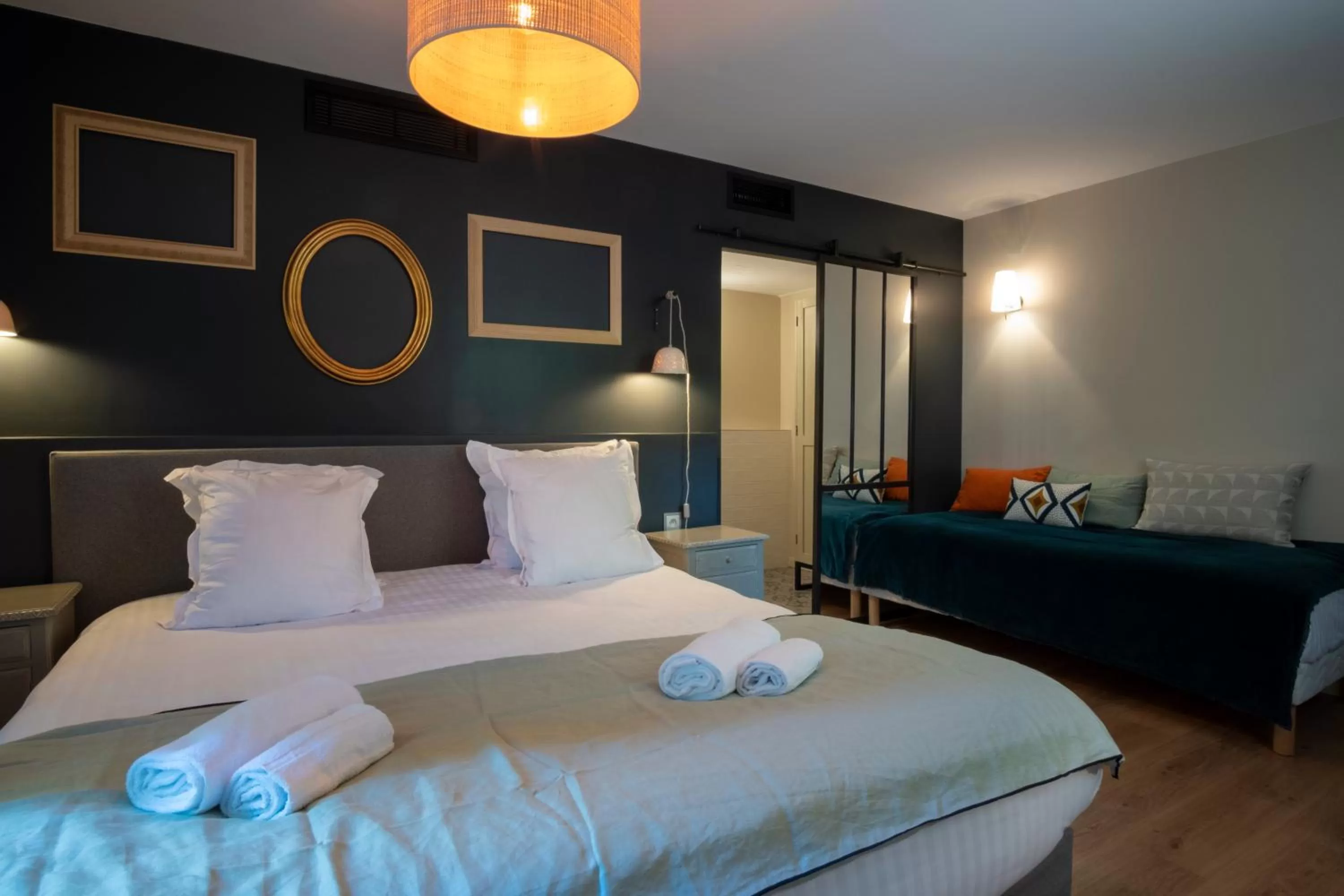 Bed in Les Demeures de Varennes, BW Signature Collection