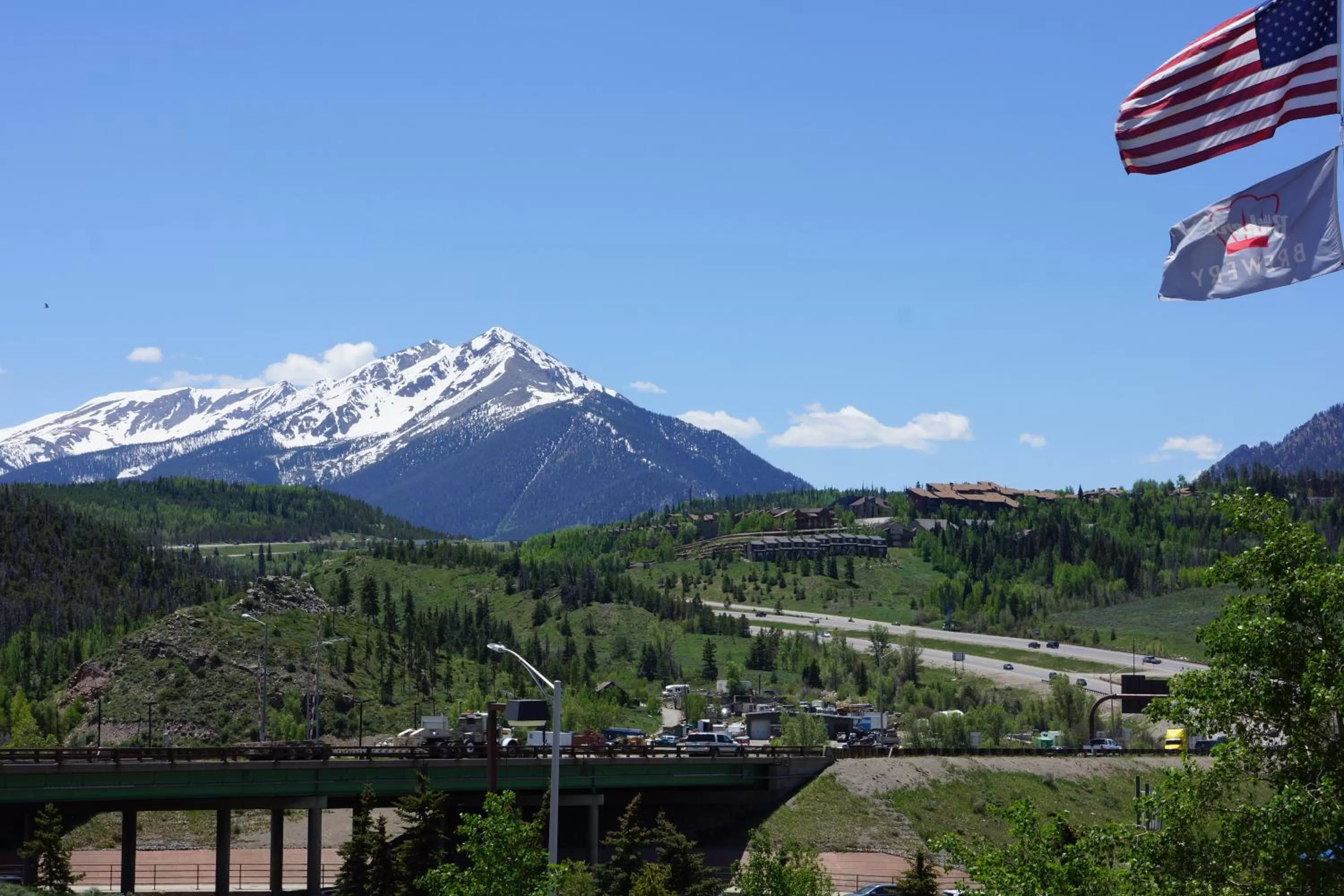 Mountain view in Luxury Inn & Suites