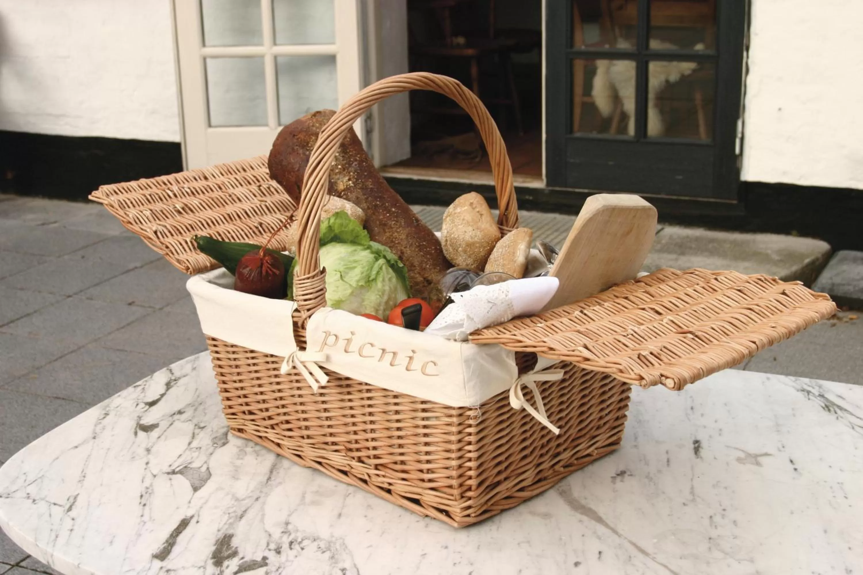 Food and drinks in Benniksgaard Bed & Breakfast