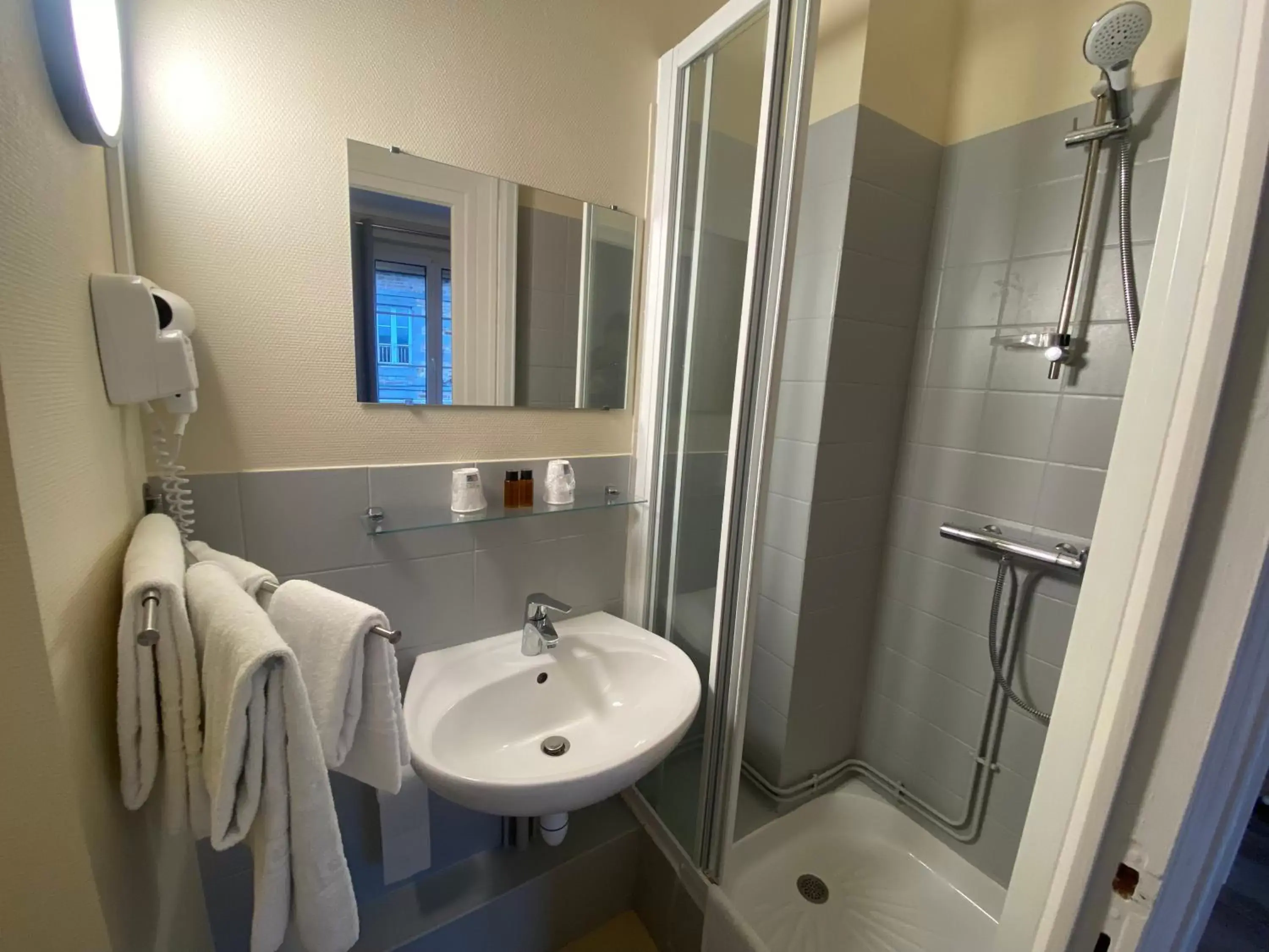 Classique Double/Twin Room in Hotel De La Poste Classique Double/Twin Room in Hotel De La Poste