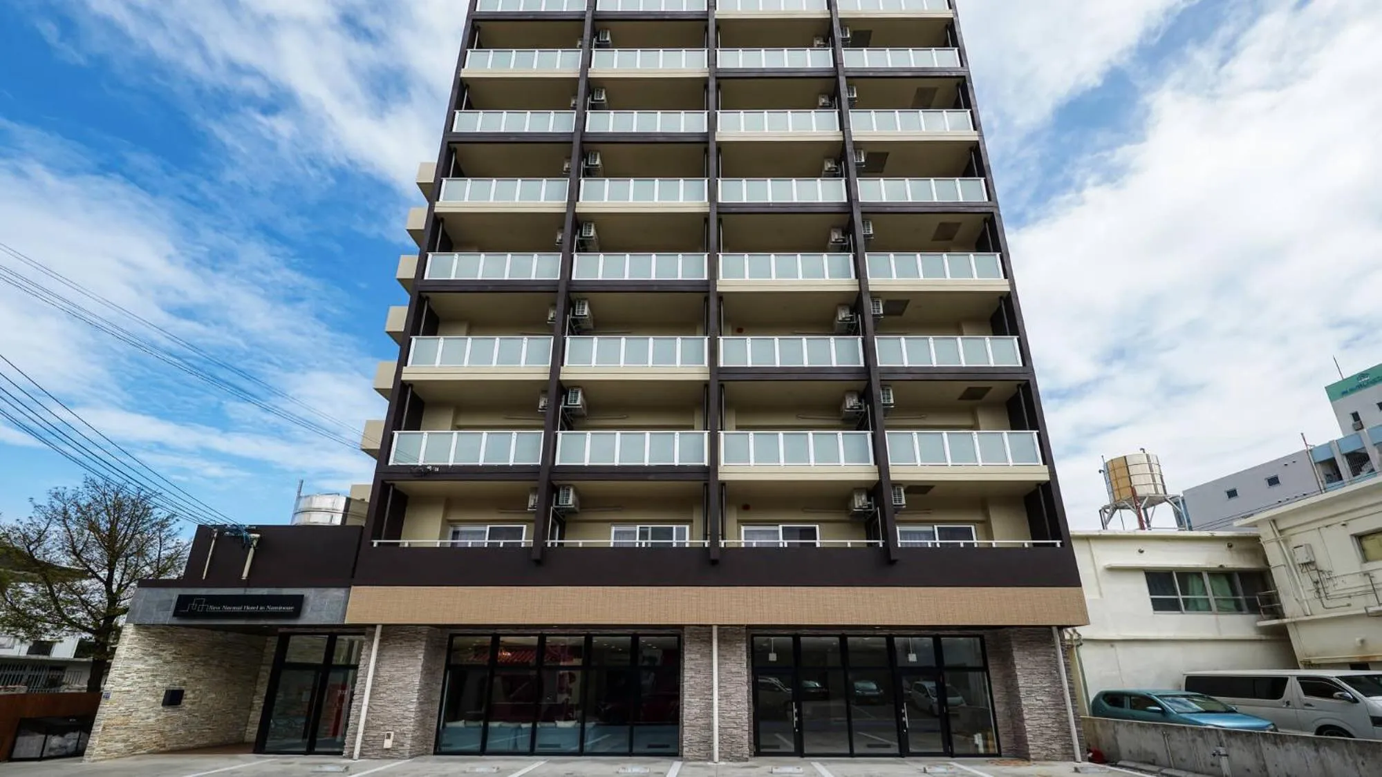 Property building in New Normal Hotel in NAMINOUE ニューノーマルホテルイン波の上
