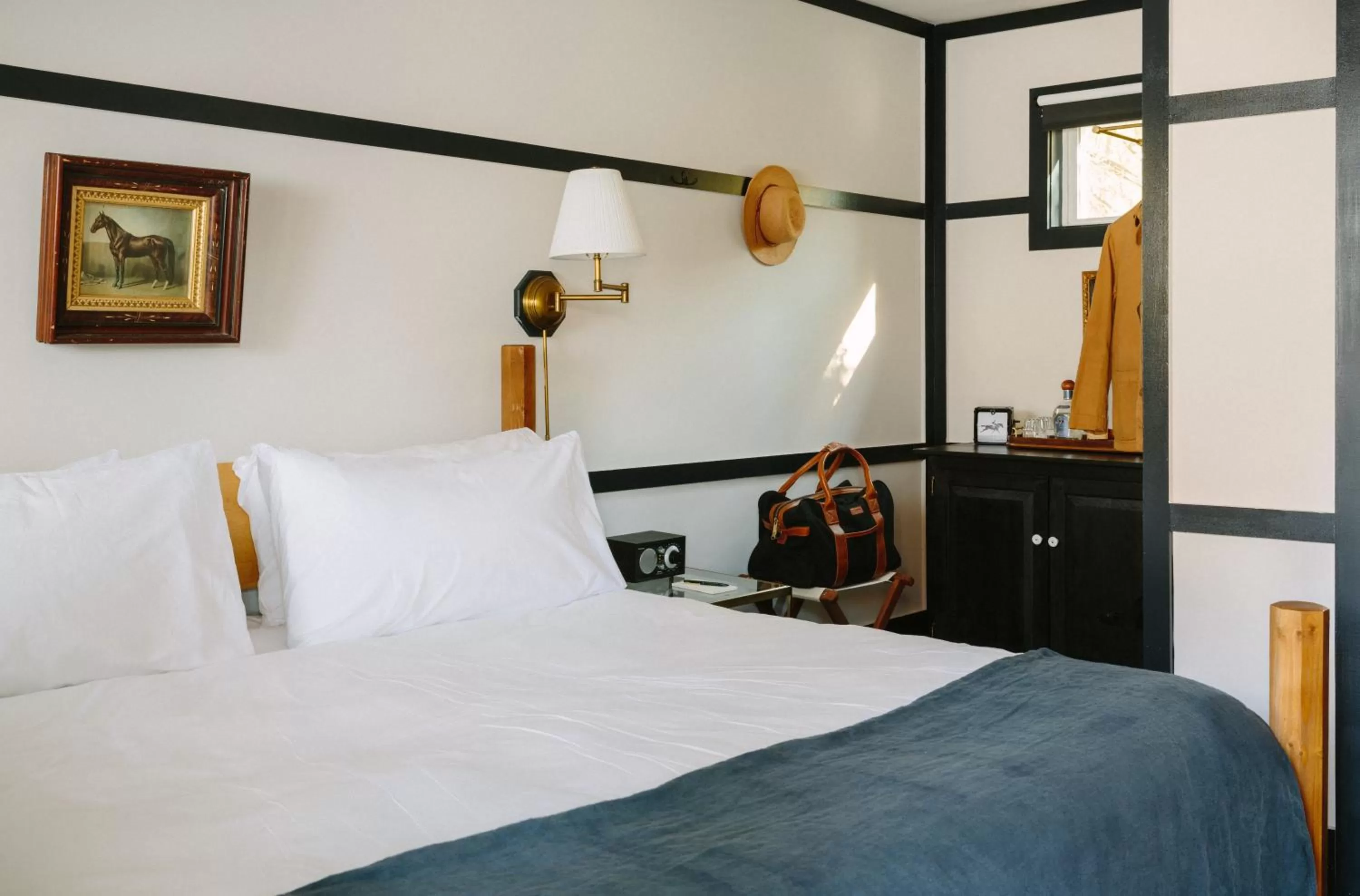 Bed in Brentwood Hotel