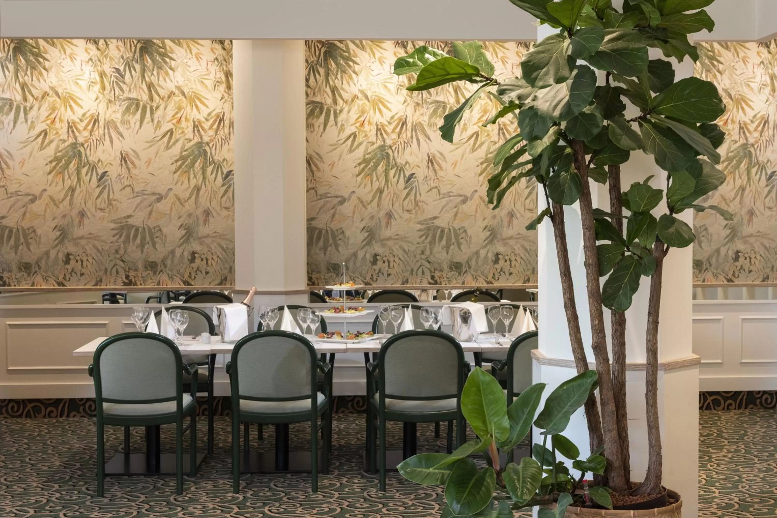 Restaurant/places to eat in Maritim Hotel Würzburg