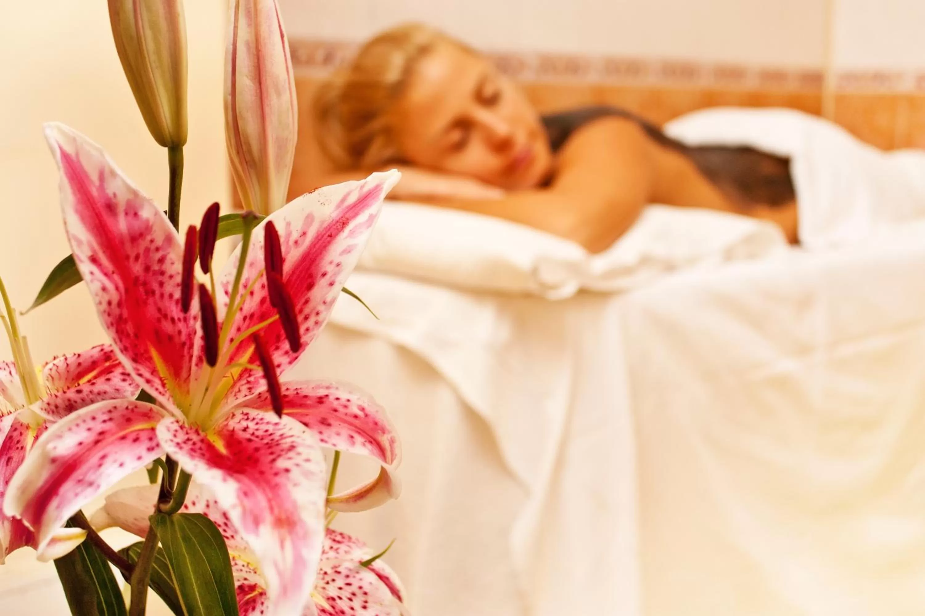 Spa and wellness centre/facilities, Bed in Saint George Hotel & Medical Spa