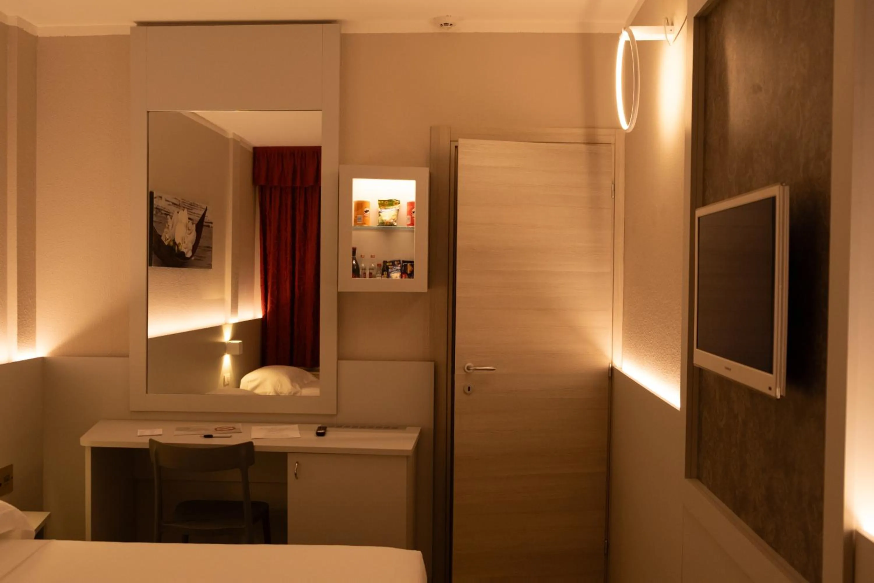 Bed in Hotel Motel 2000