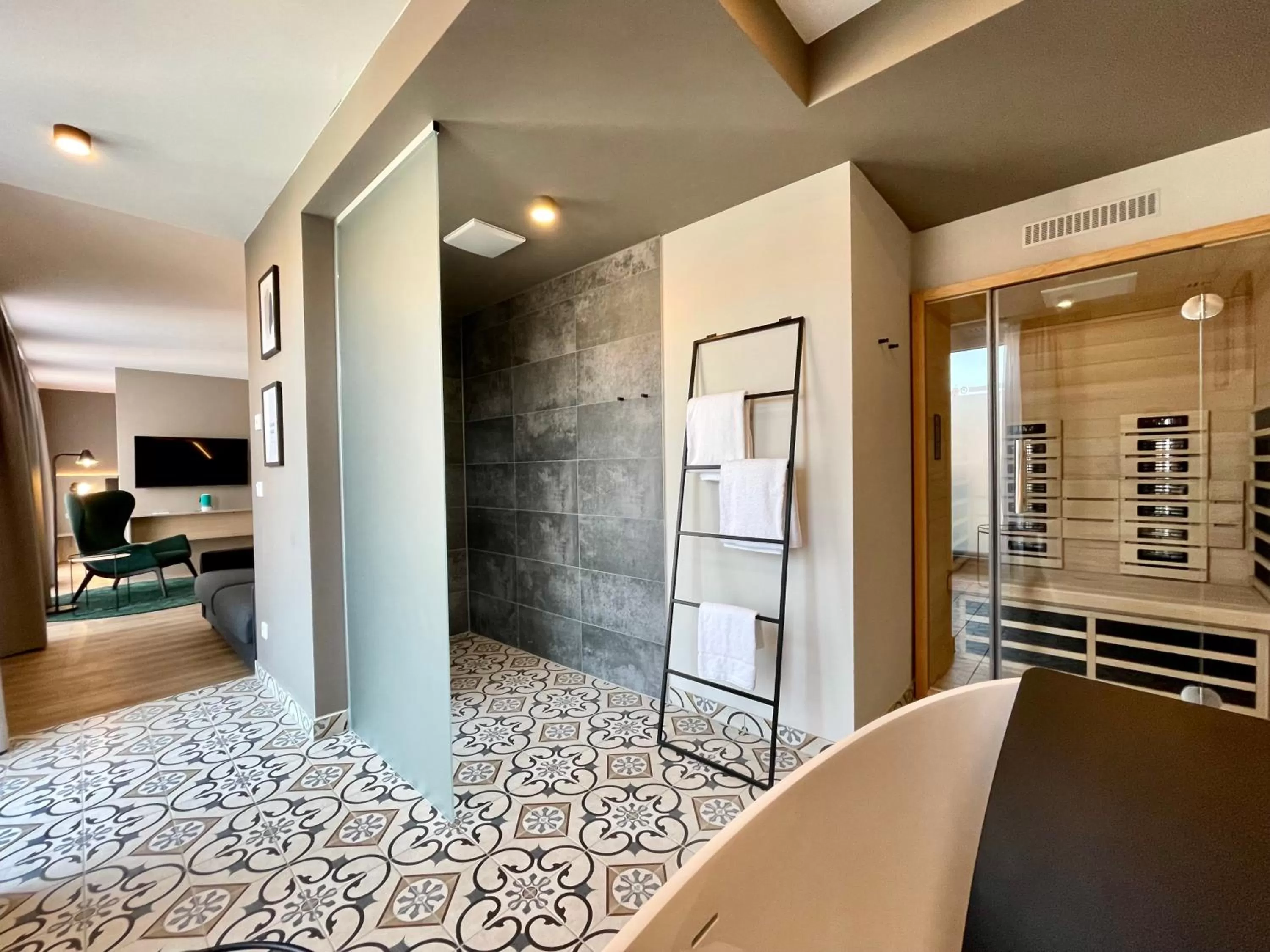 Spa and wellness centre/facilities, Bed in zeitwohnhaus SUITE-HOTEL & SERVICED APARTMENTS