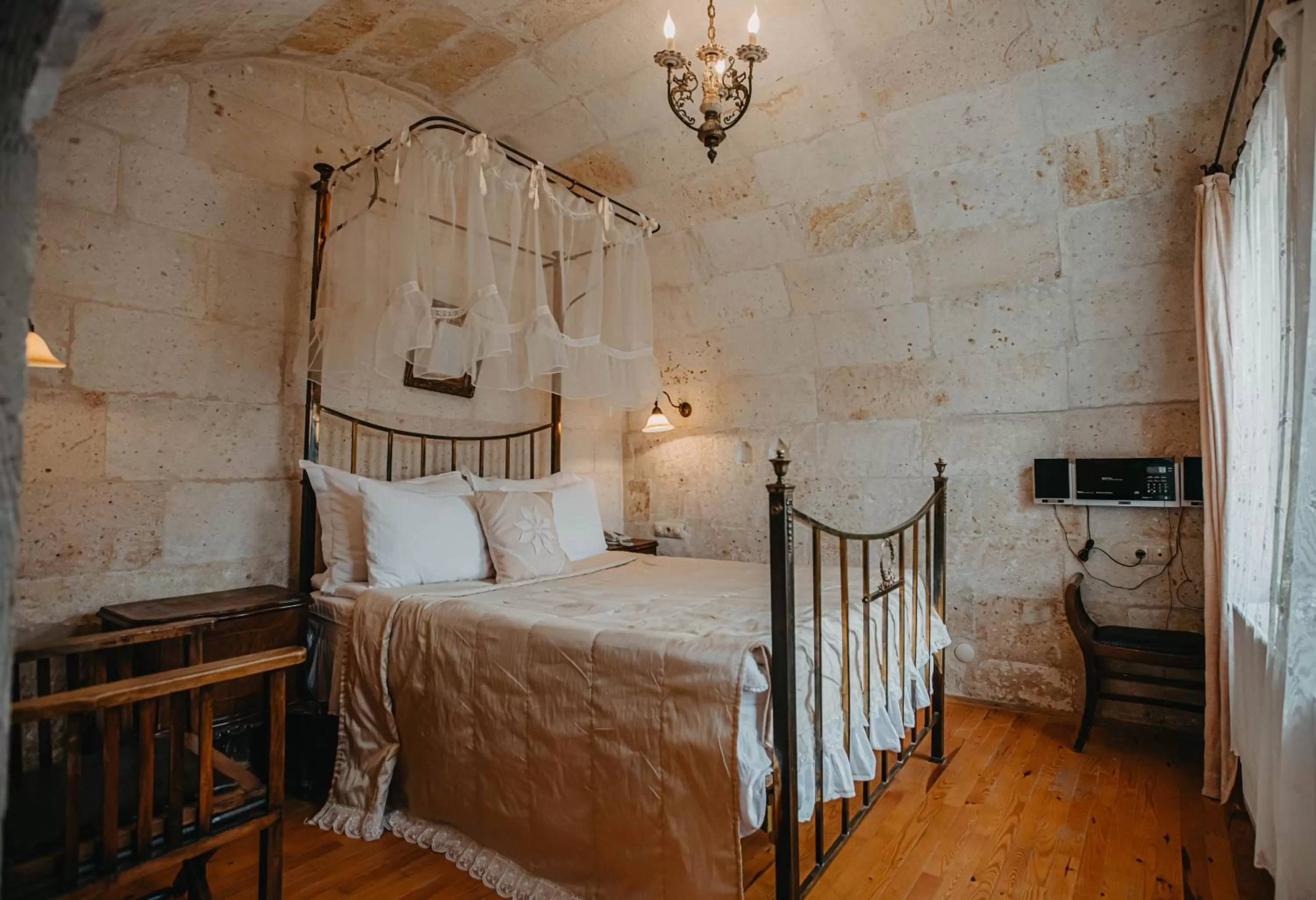 Bed in Melekler Evi Cave Hotel