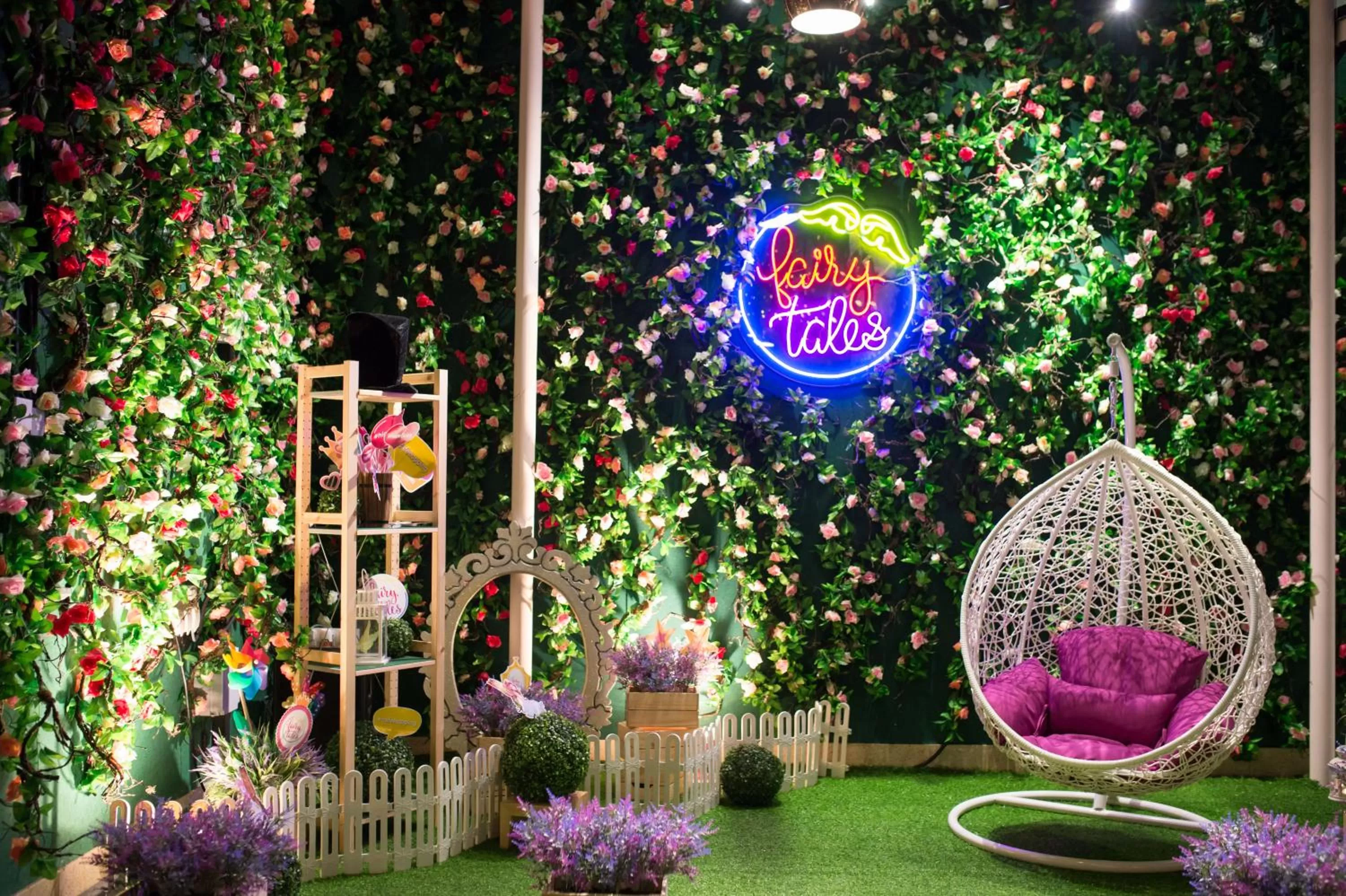 Food and drinks in Grand Ion Delemen Hotel