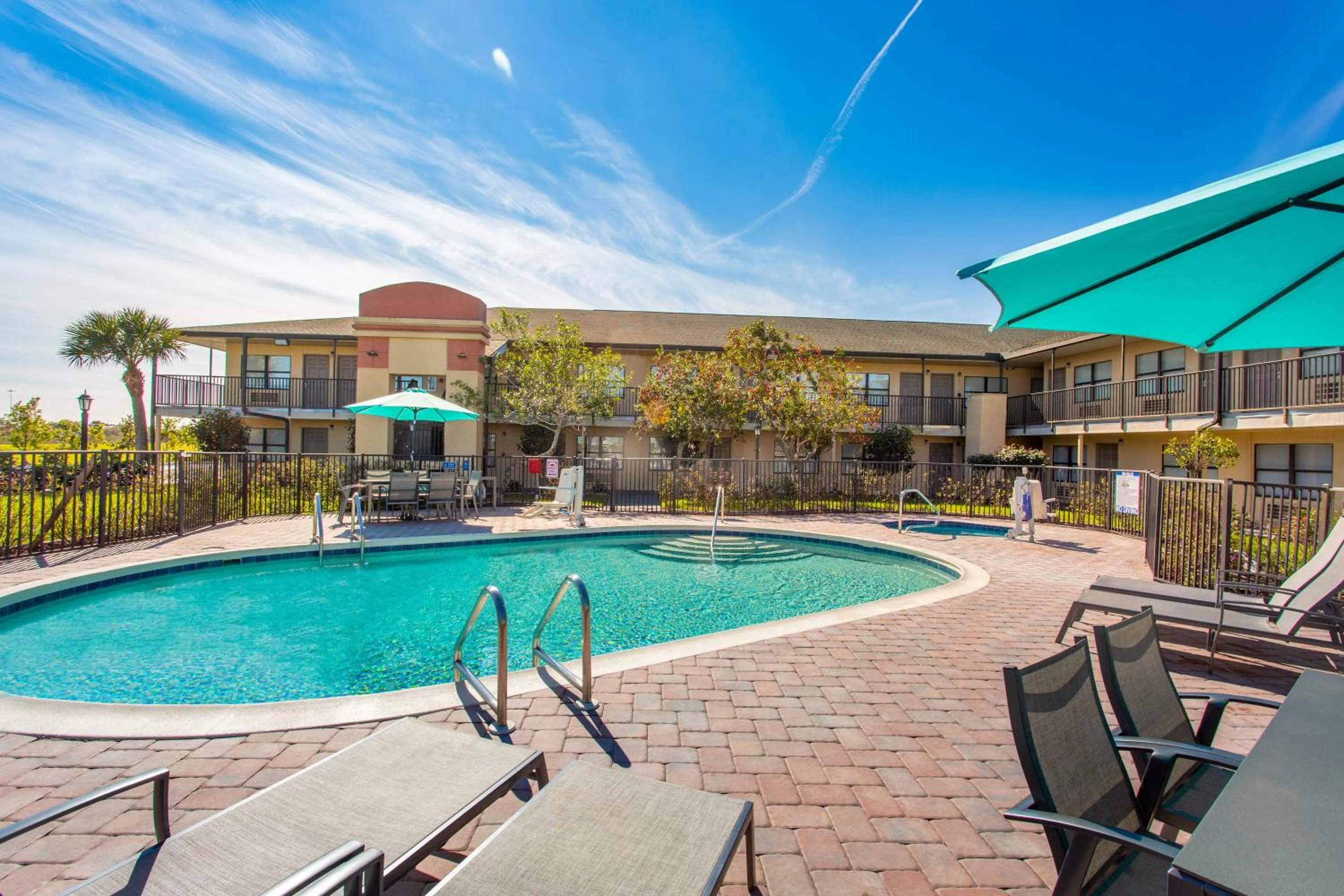 Swimming pool in Baymont by Wyndham Punta Gorda/Port Charlotte