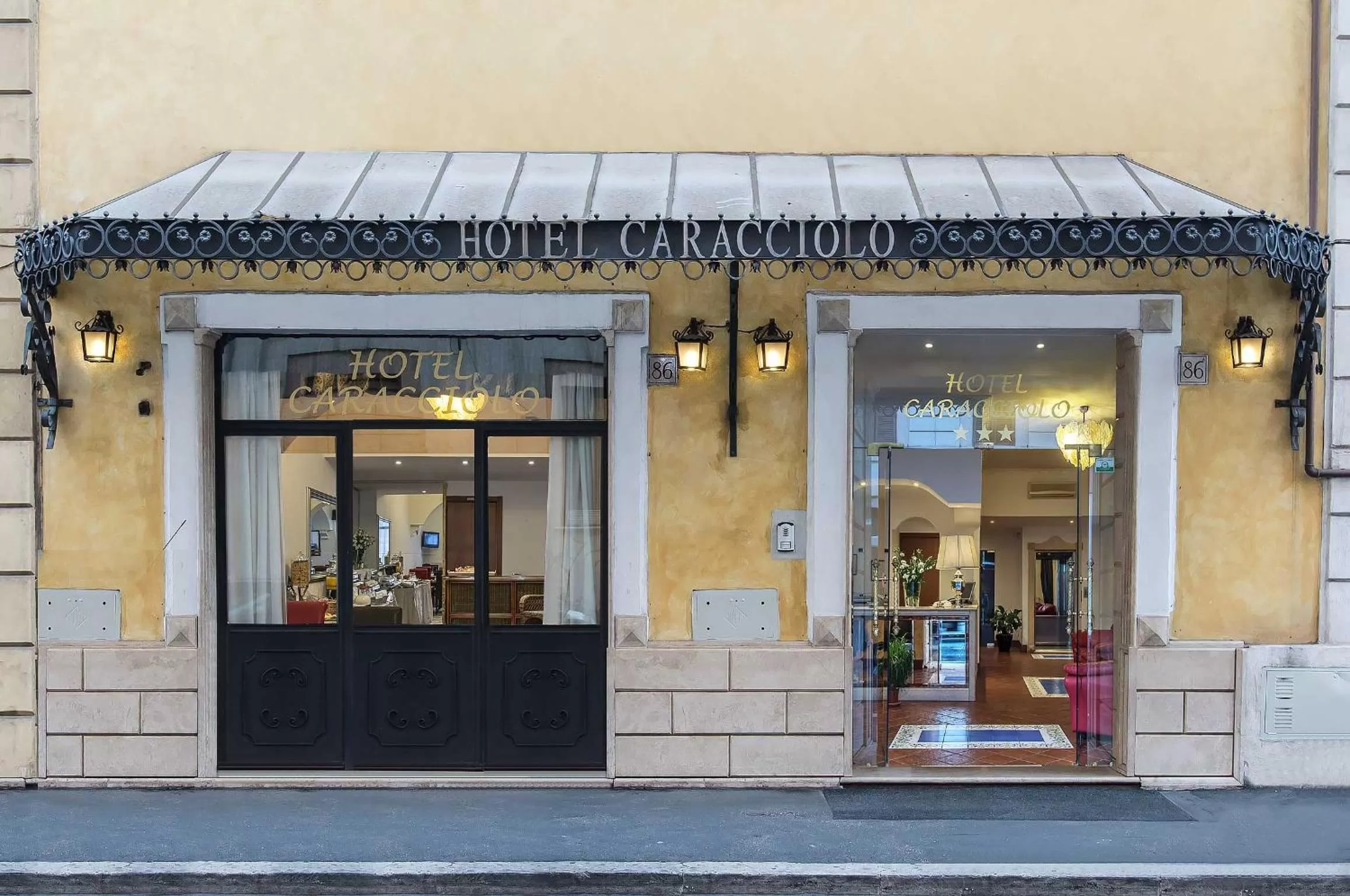 Facade/entrance in Hotel Caracciolo