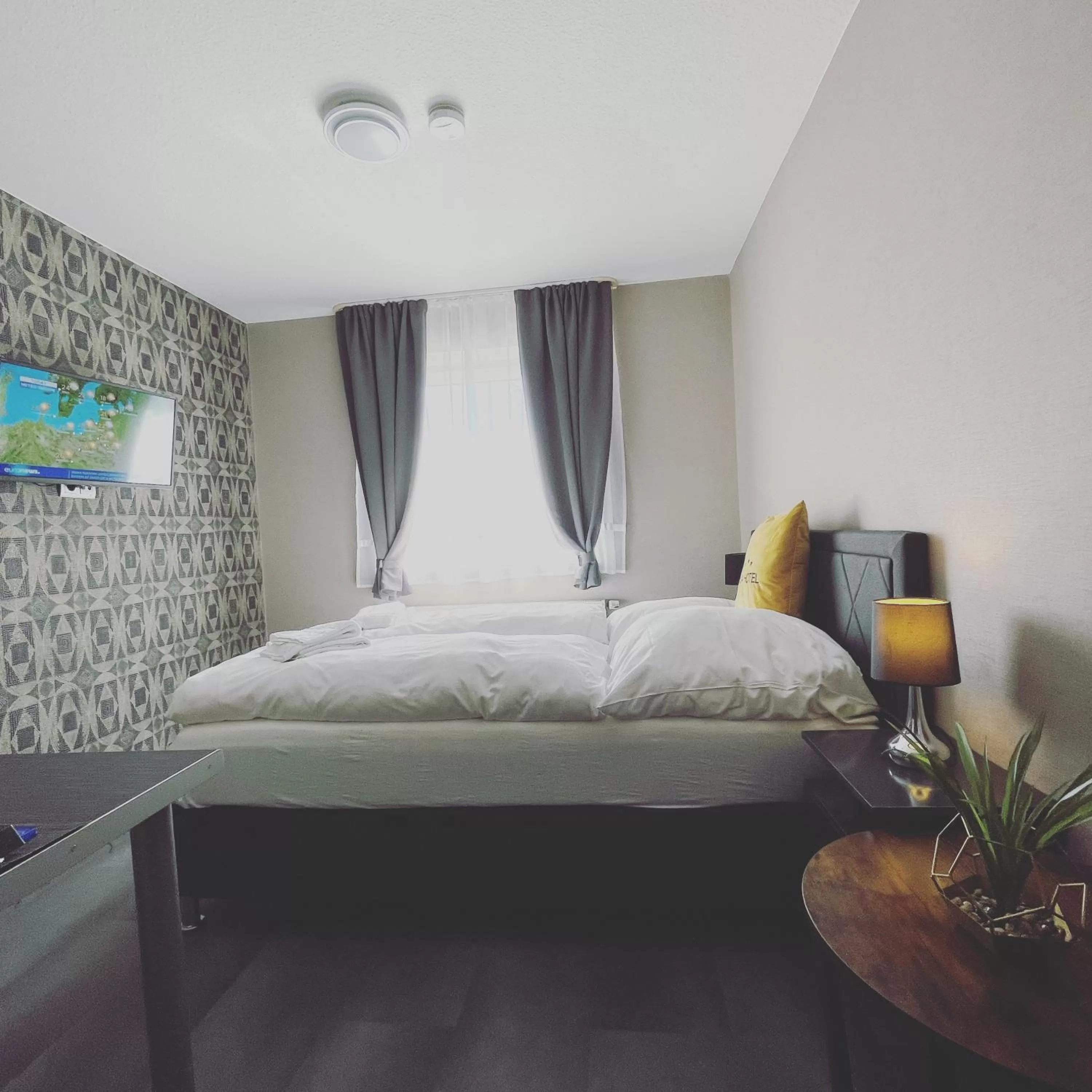 Photo of the whole room, Bed in DUA Hotel