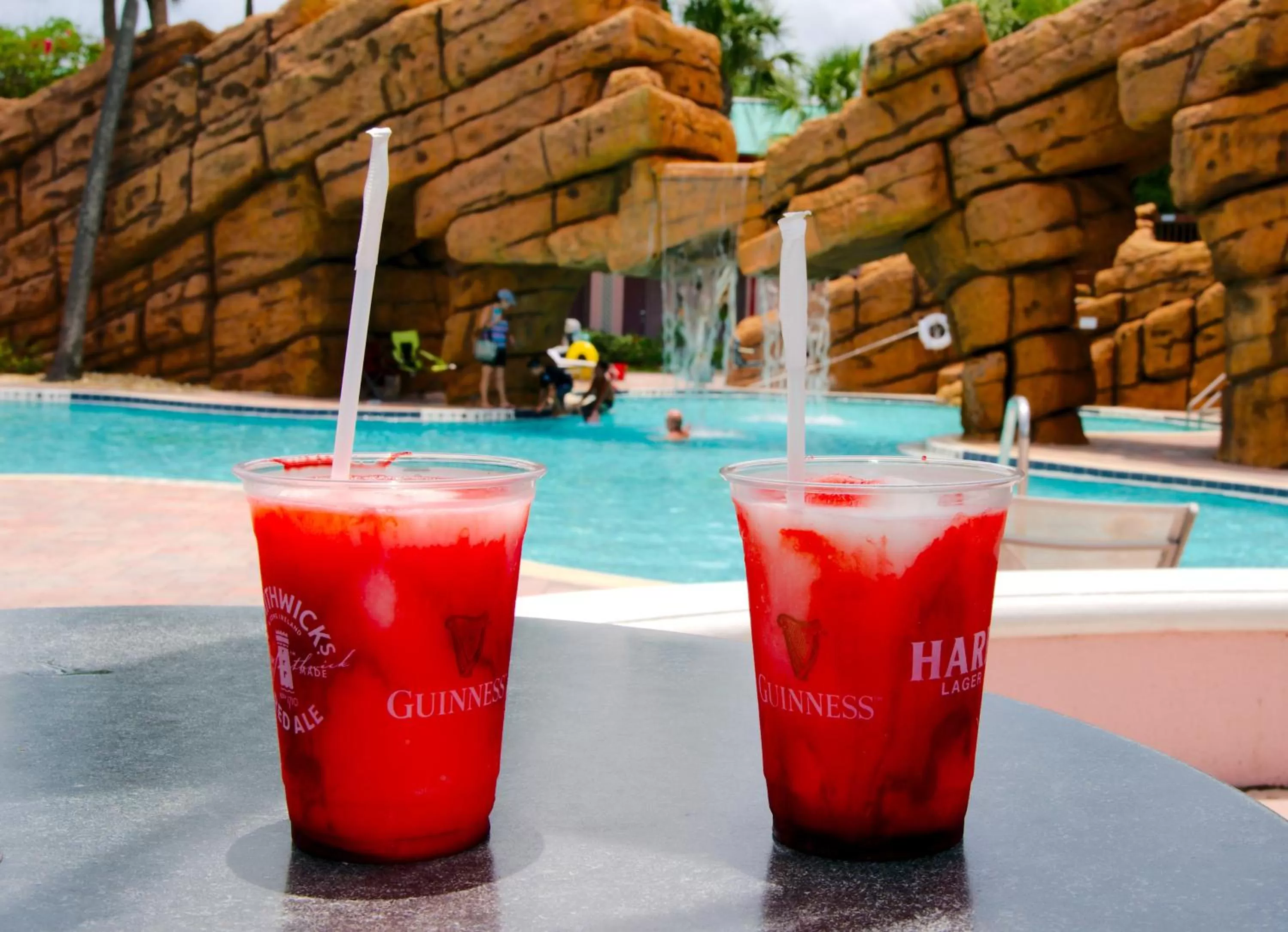 Lounge or bar in Radisson Resort at the Port