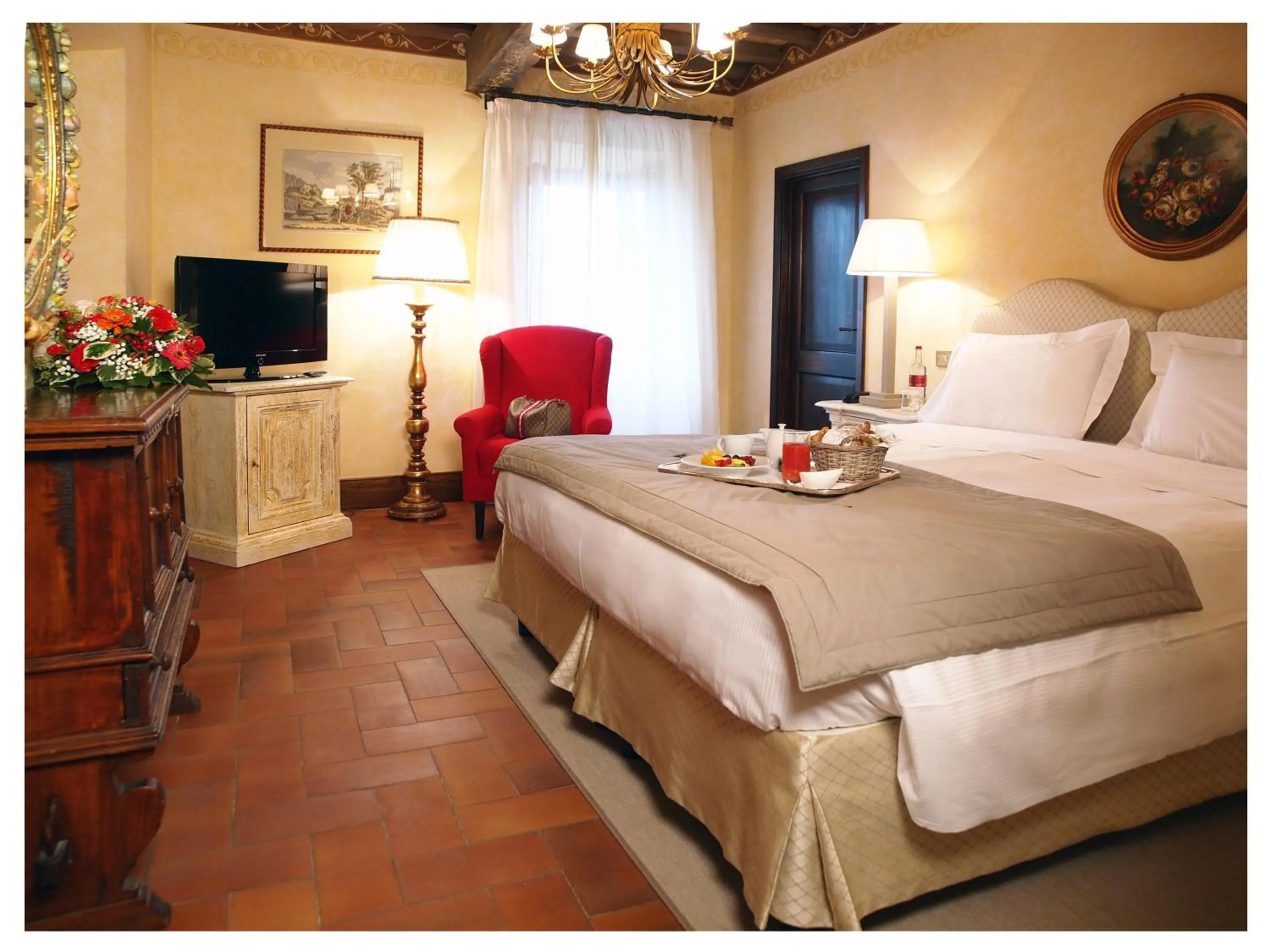 Photo of the whole room, Bed in Relais Todini - Residenza d'epoca - Luxury Historic house