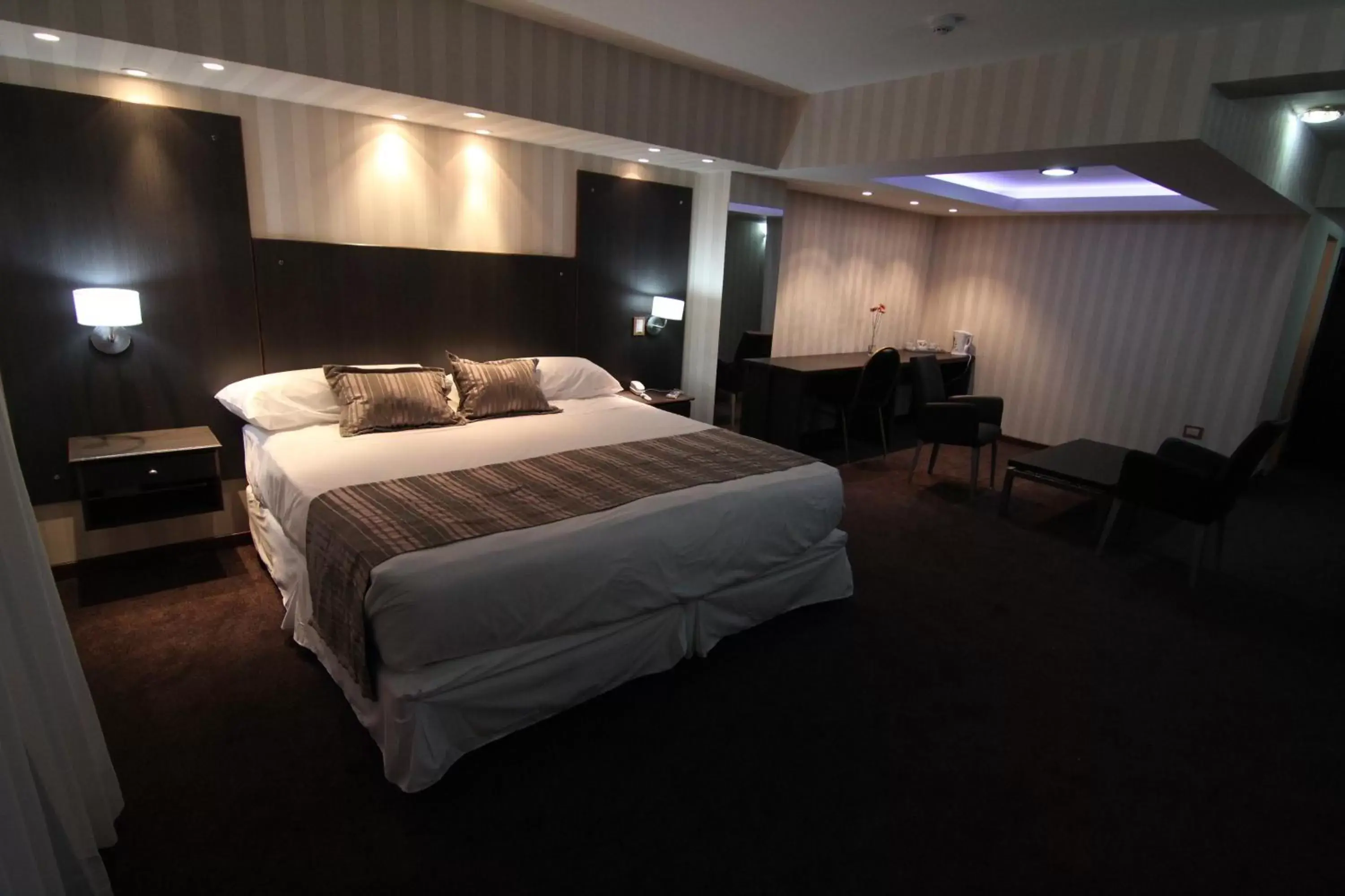 Suite - single occupancy in Hotel El Cortijo Suite - single occupancy in Hotel El Cortijo