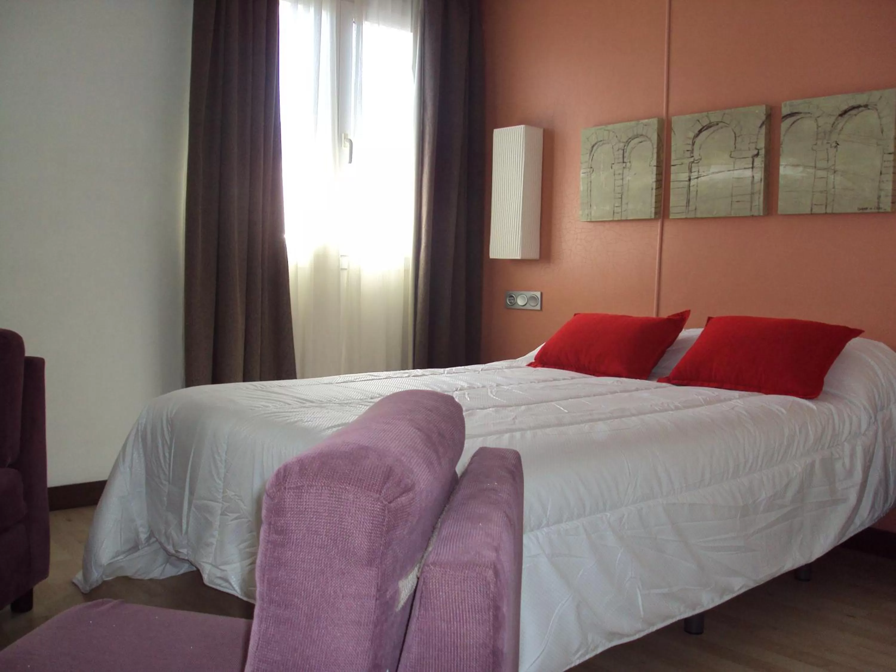 Decorative detail, Bed in Hotel Puerta de Ocaña