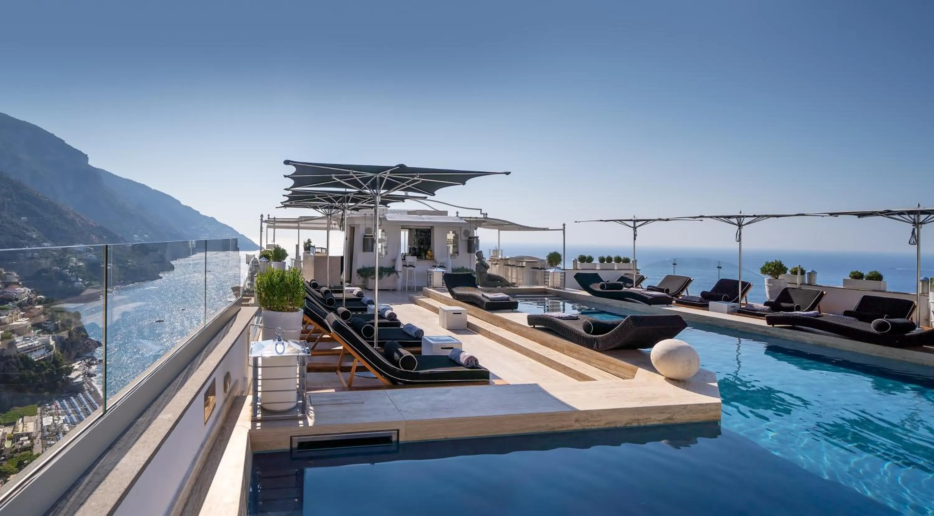 Swimming pool in Hotel Villa Franca