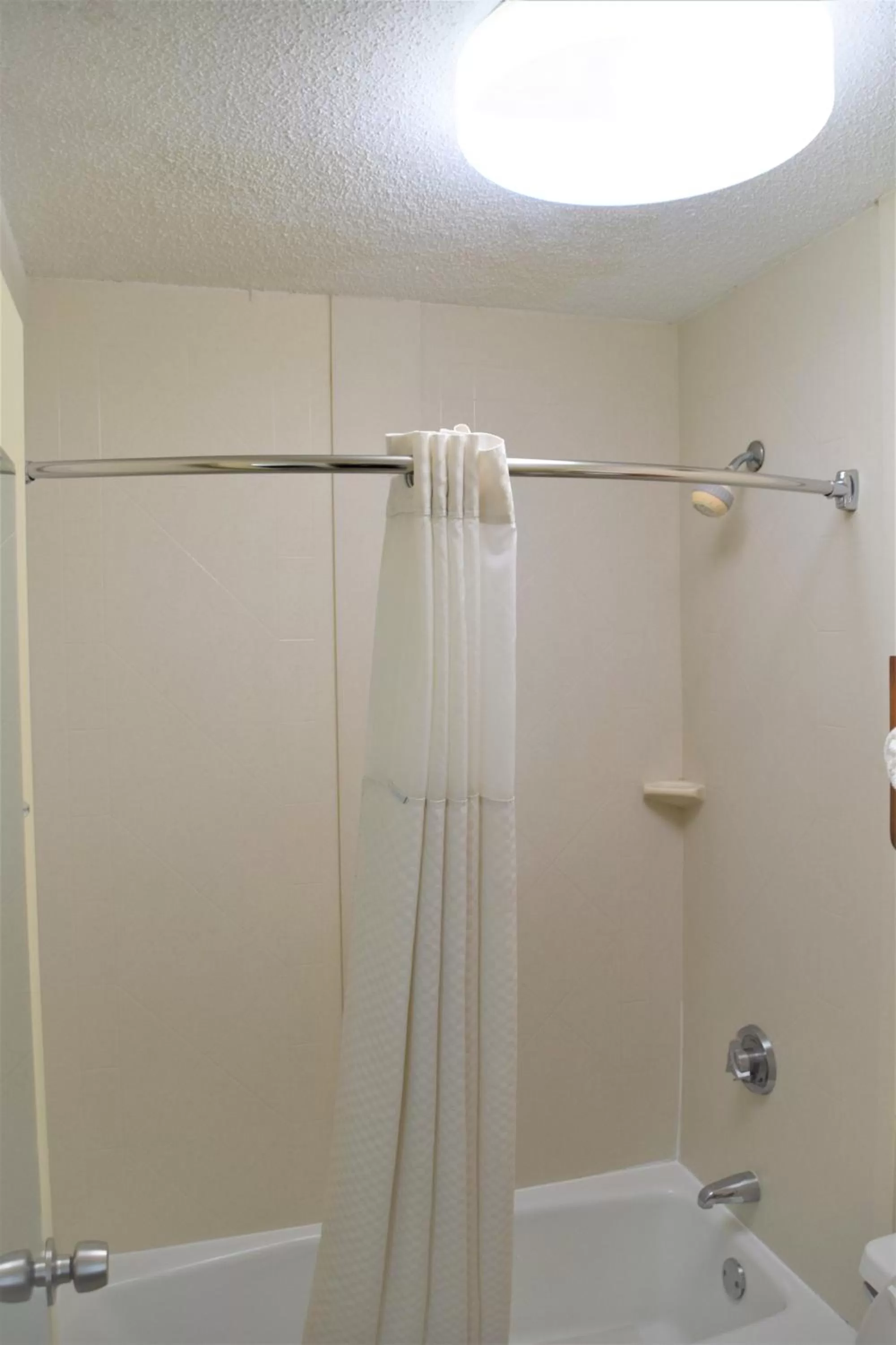 Howard Johnson by Wyndham Greensboro Near the Coliseum