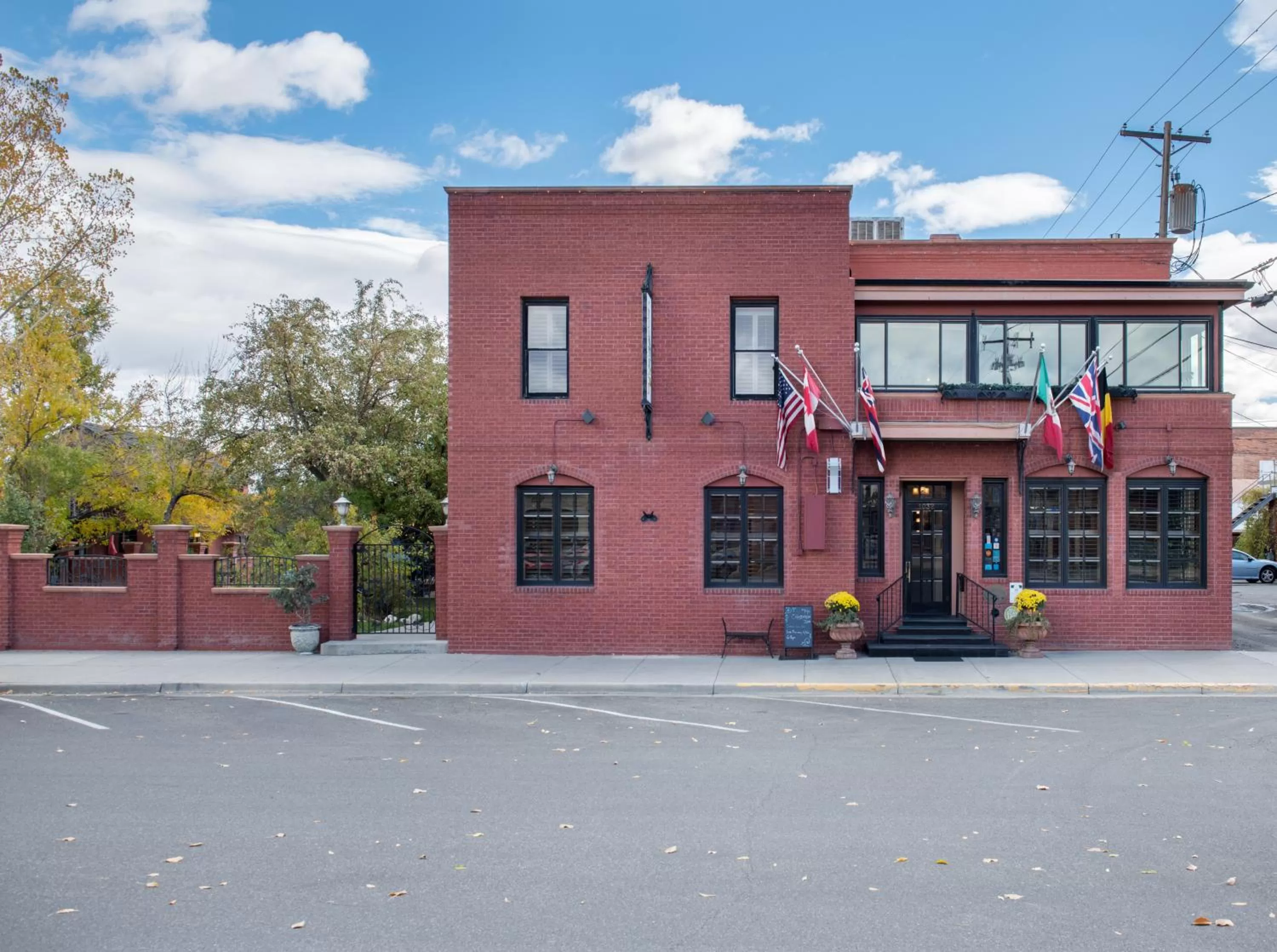 Property building in Chamberlin Inn