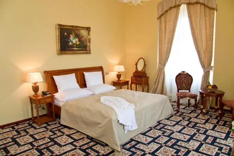 Bed in Chateau Zbiroh