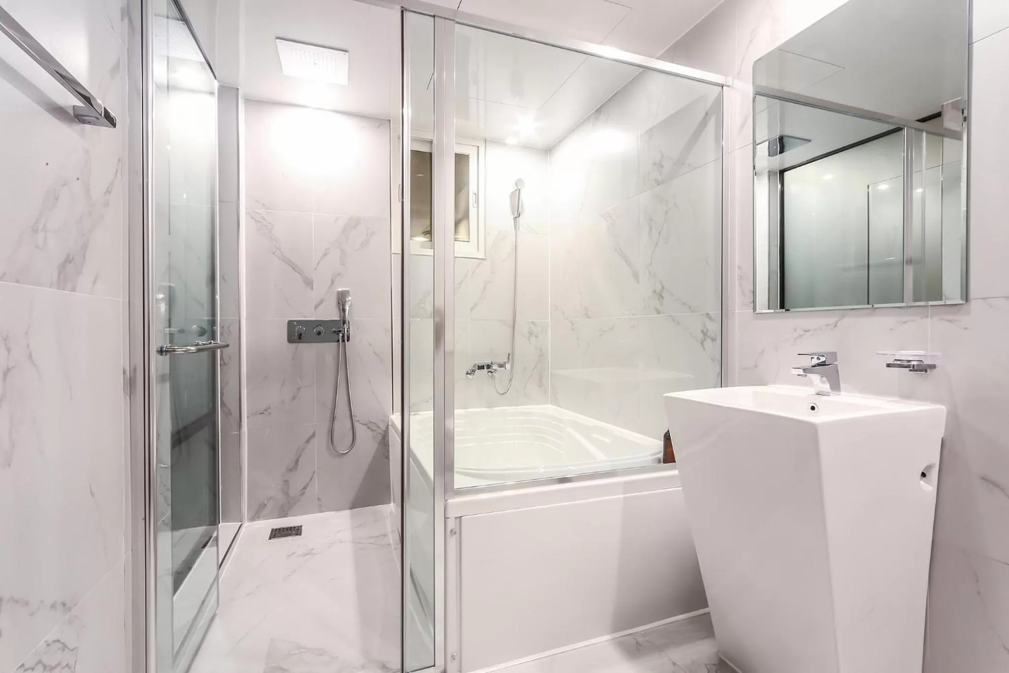 Seomyeon Brown-dot hotel Gold