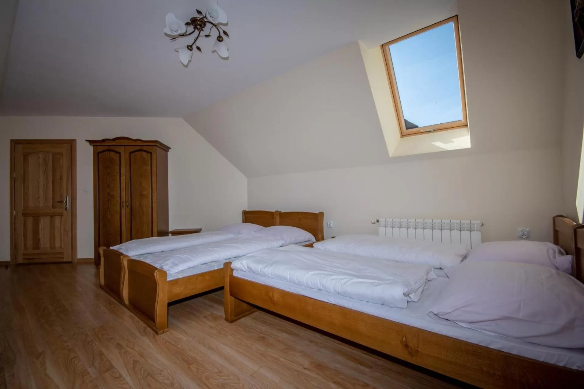 Photo of the whole room, Bed in Podhalanski Dworek z Jacuzzi