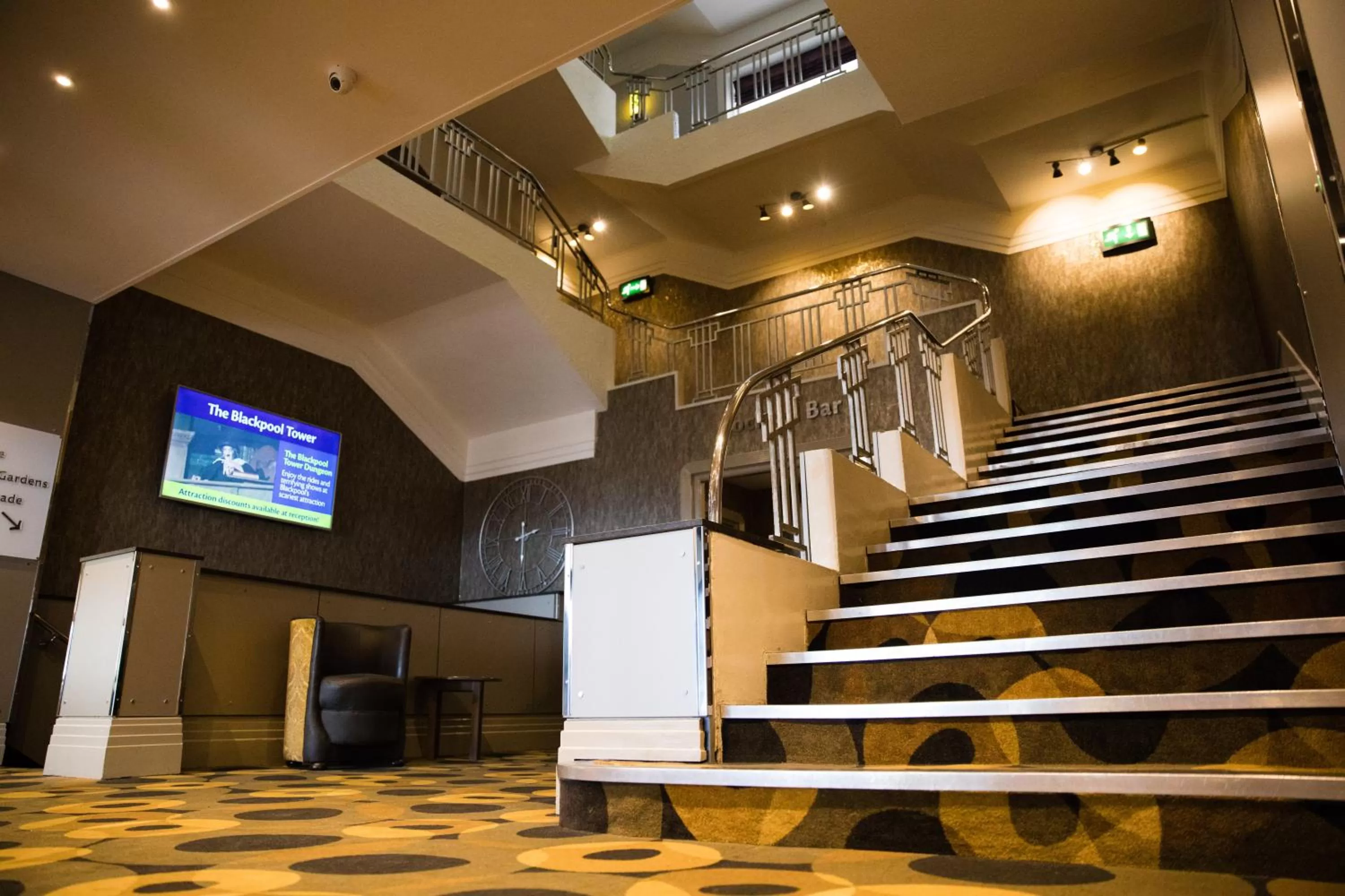 Lobby or reception in Cliffs Hotel